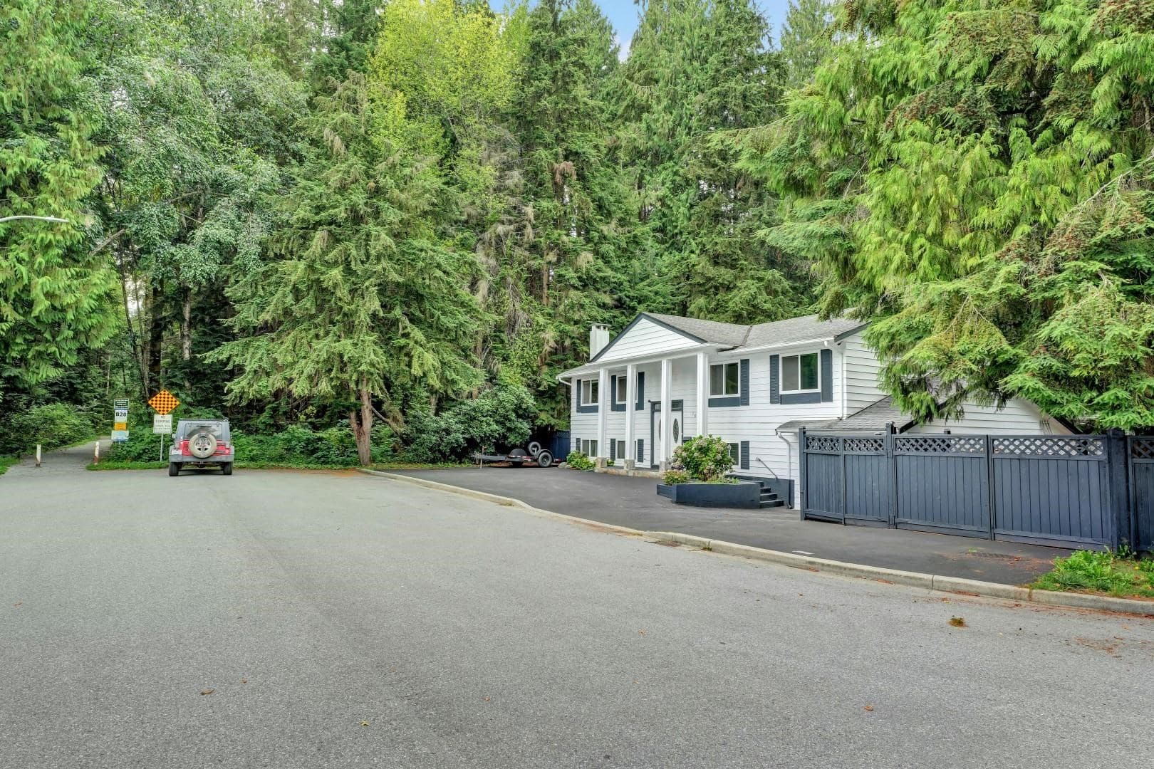 1081 Lincoln Avenue, Port Coquitlam, V3B 4Z5 — photo 3