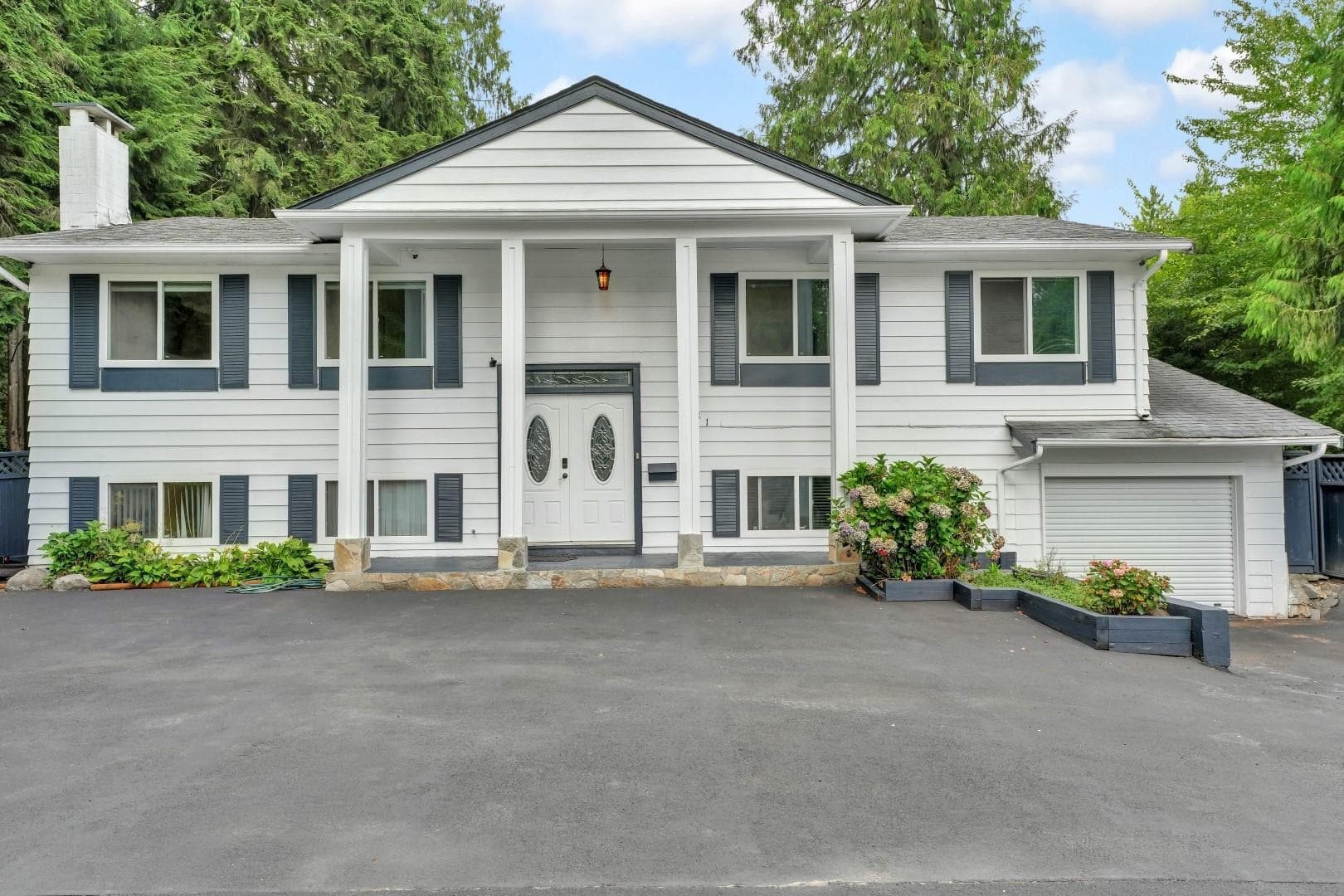 1081 Lincoln Avenue, Port Coquitlam