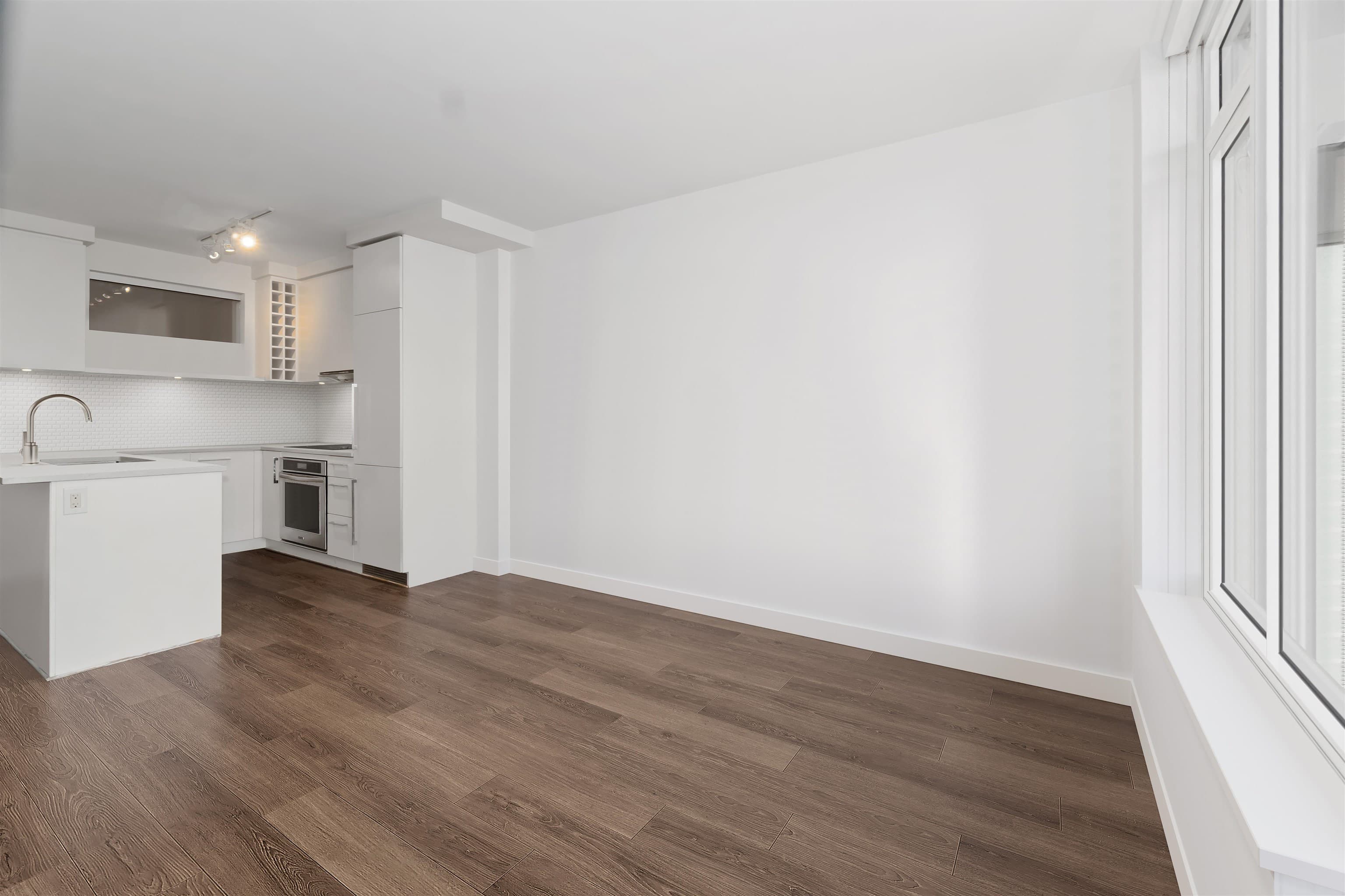 2005 - 668 Columbia Street, New Westminster, V3M 1A9 — photo 4