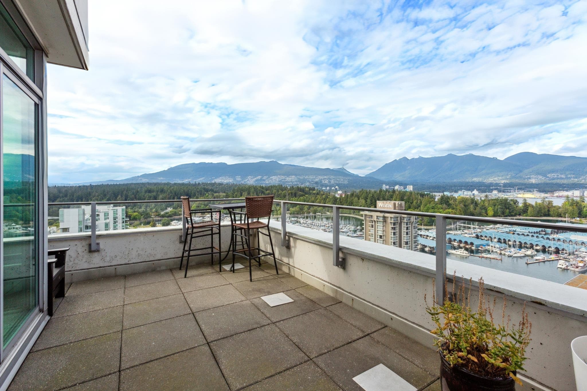 PH2501 - 1616 Bayshore Drive, Vancouver, V6G 3L1 — photo 2
