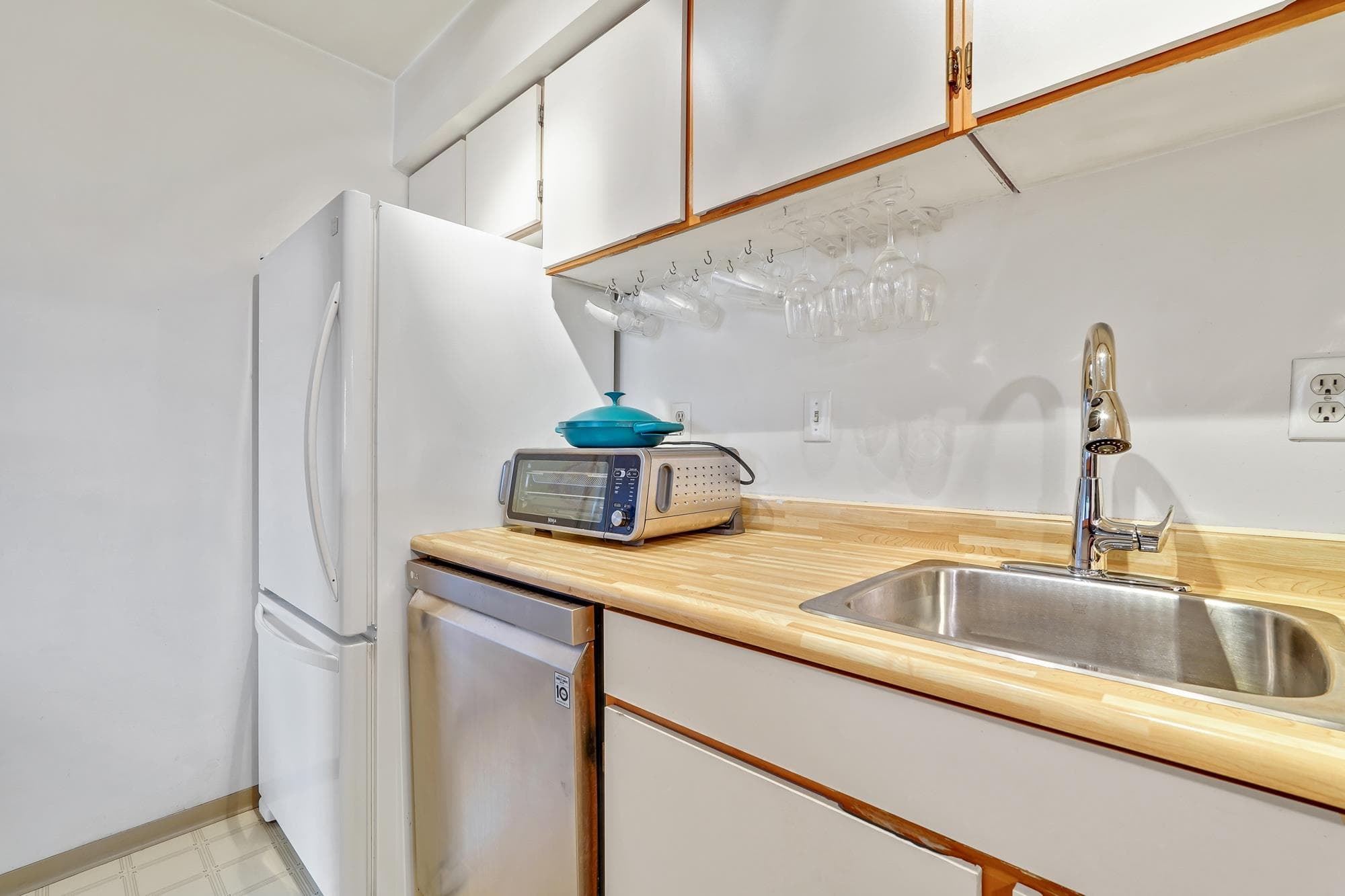 402 - 2215 Dundas Street, Vancouver, V5L 1J9 — photo 5