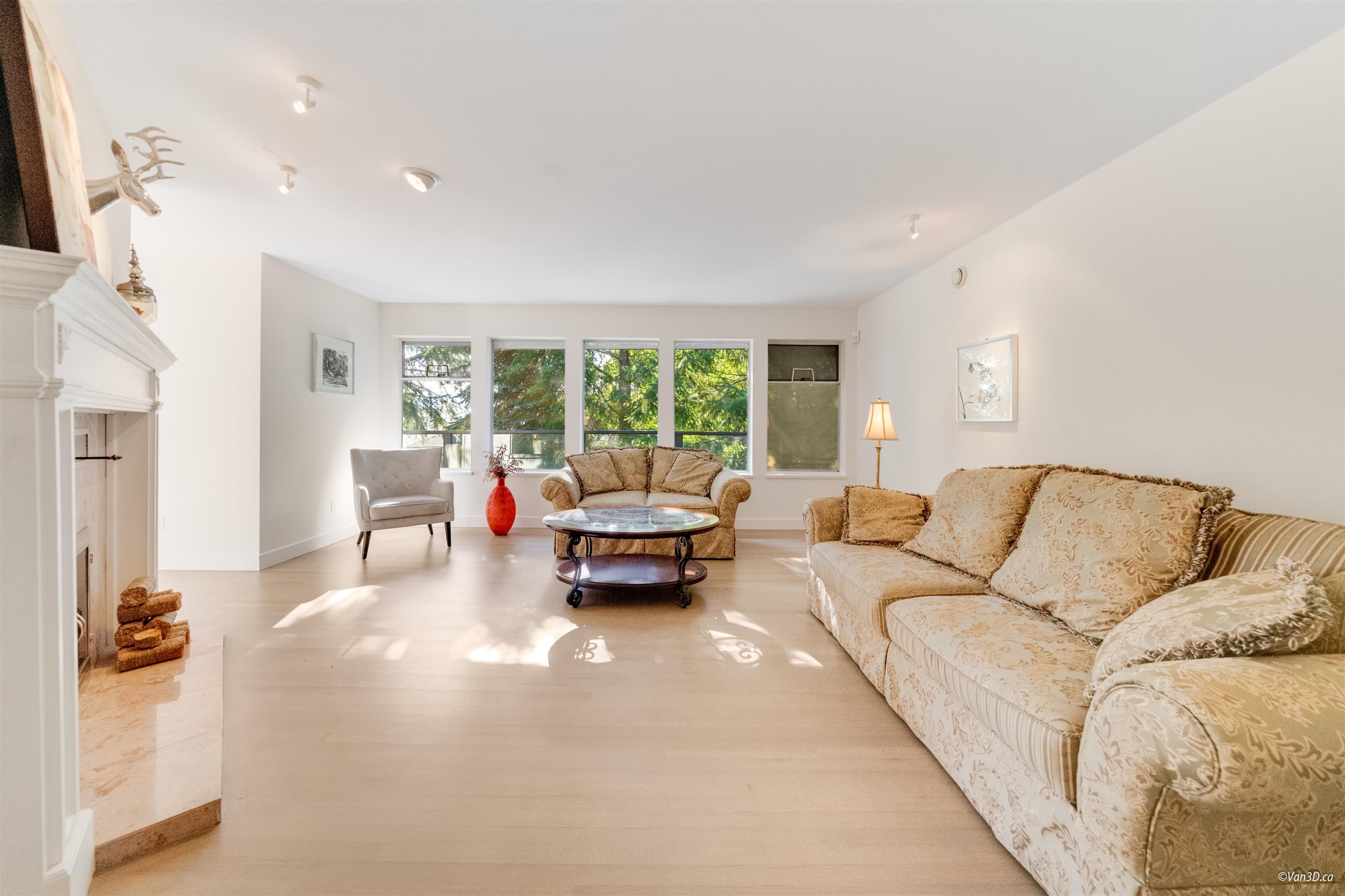 8515 Ansell Place, West Vancouver, V7W 2W3 — photo 3