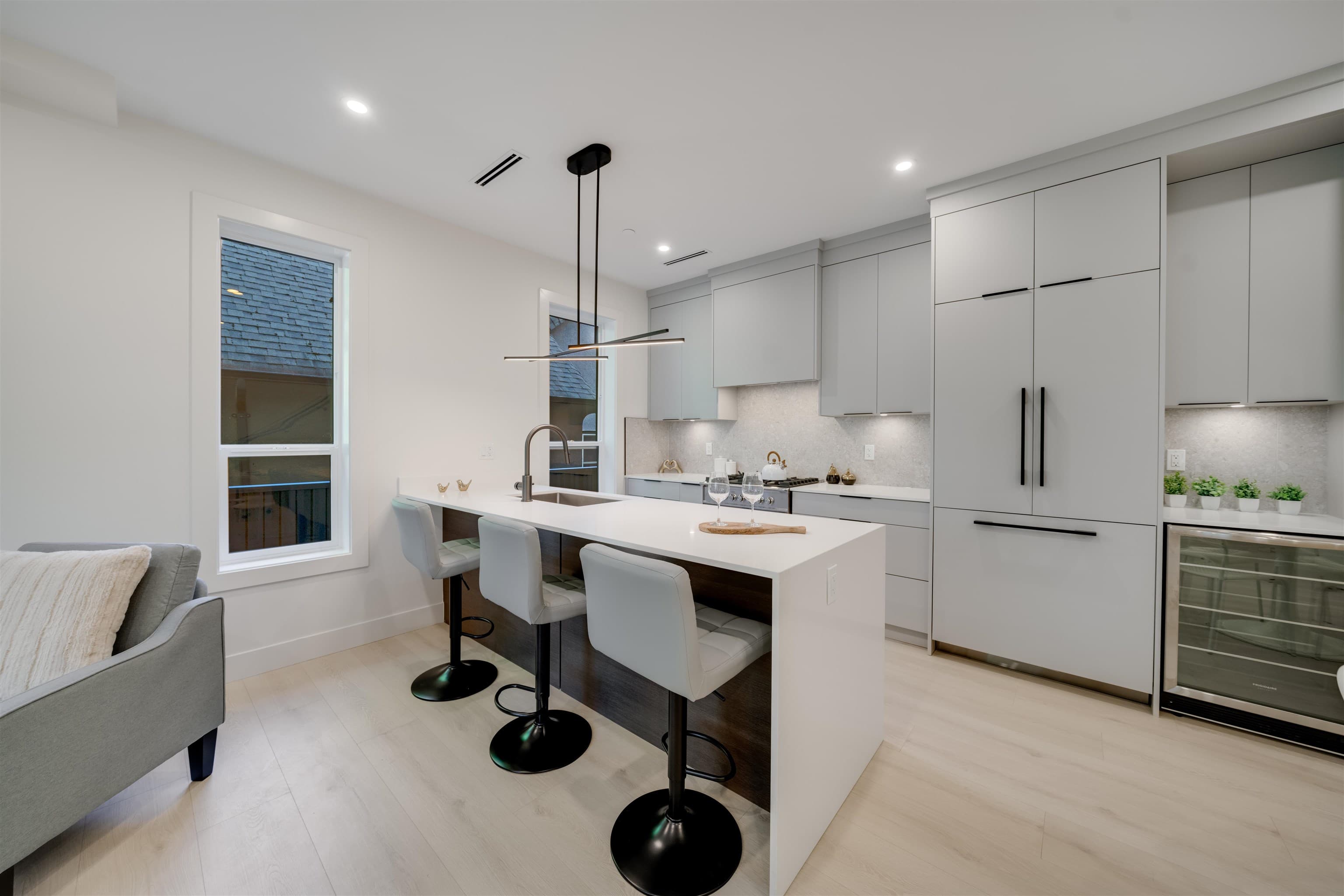1 - 3836 W 8th Avenue, Vancouver, V6R 1Z4 — photo 5