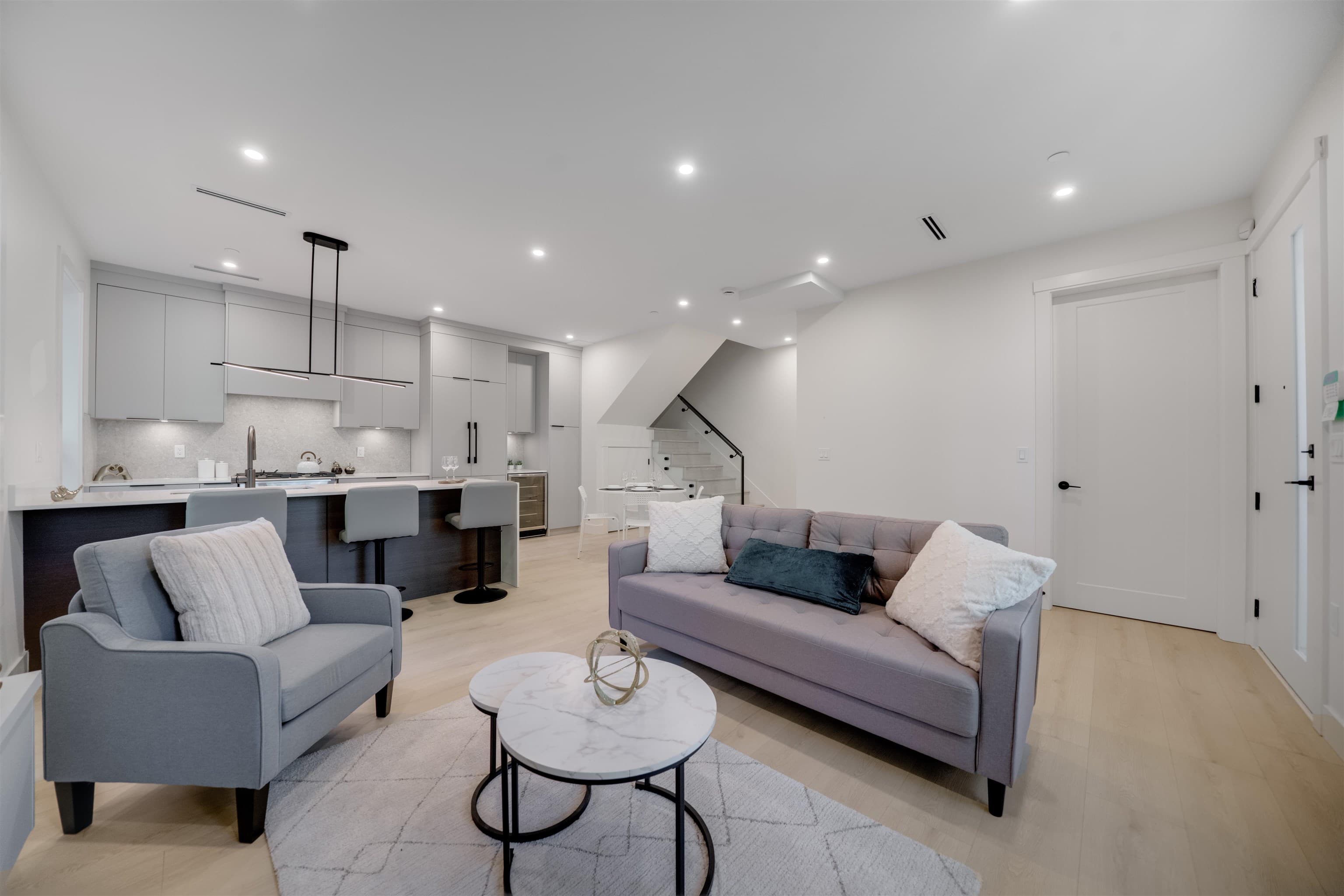 1 - 3836 W 8th Avenue, Vancouver, V6R 1Z4 — photo 3