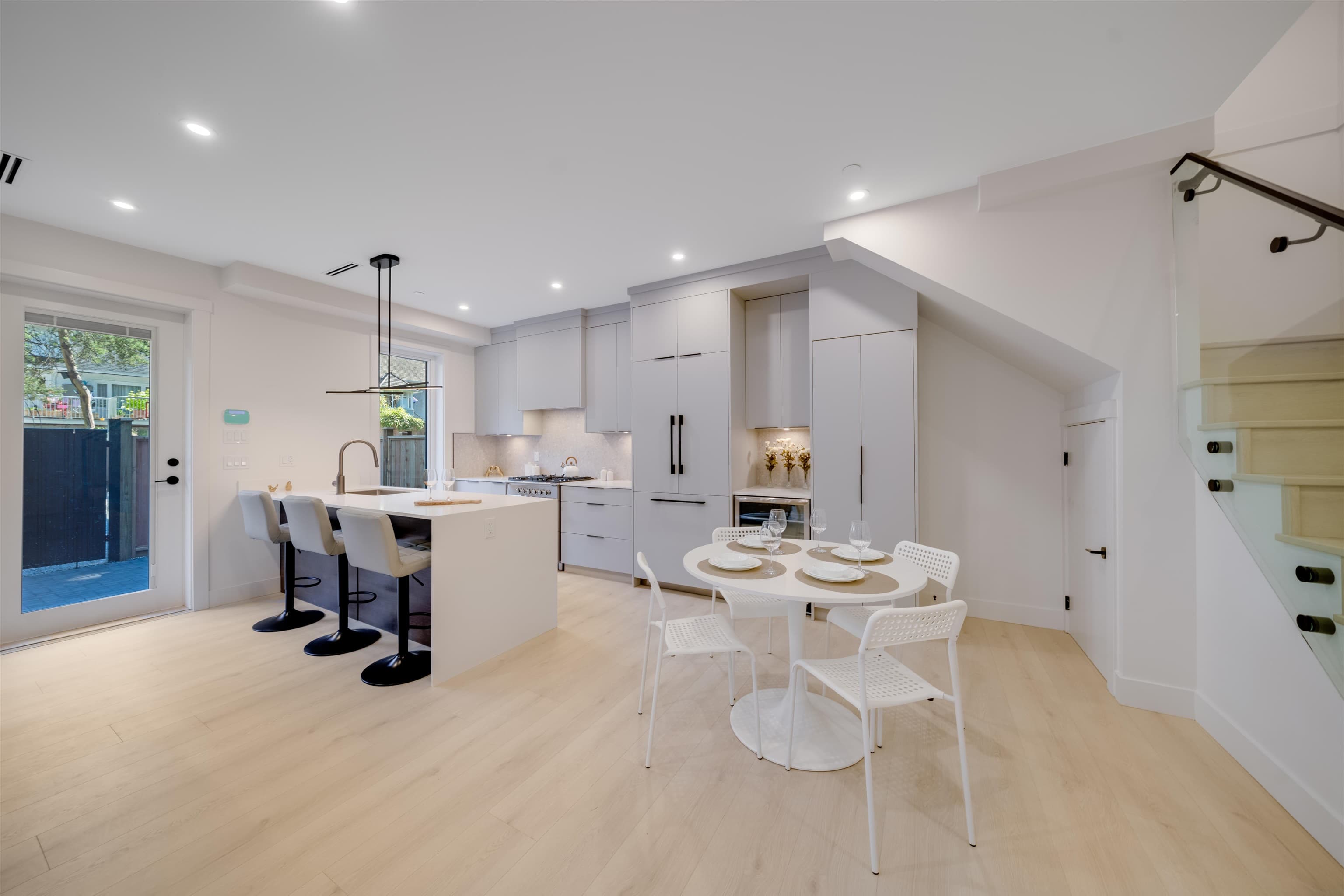 3 - 3836 W 8th Avenue, Vancouver, V6R 1Z4 — photo 3
