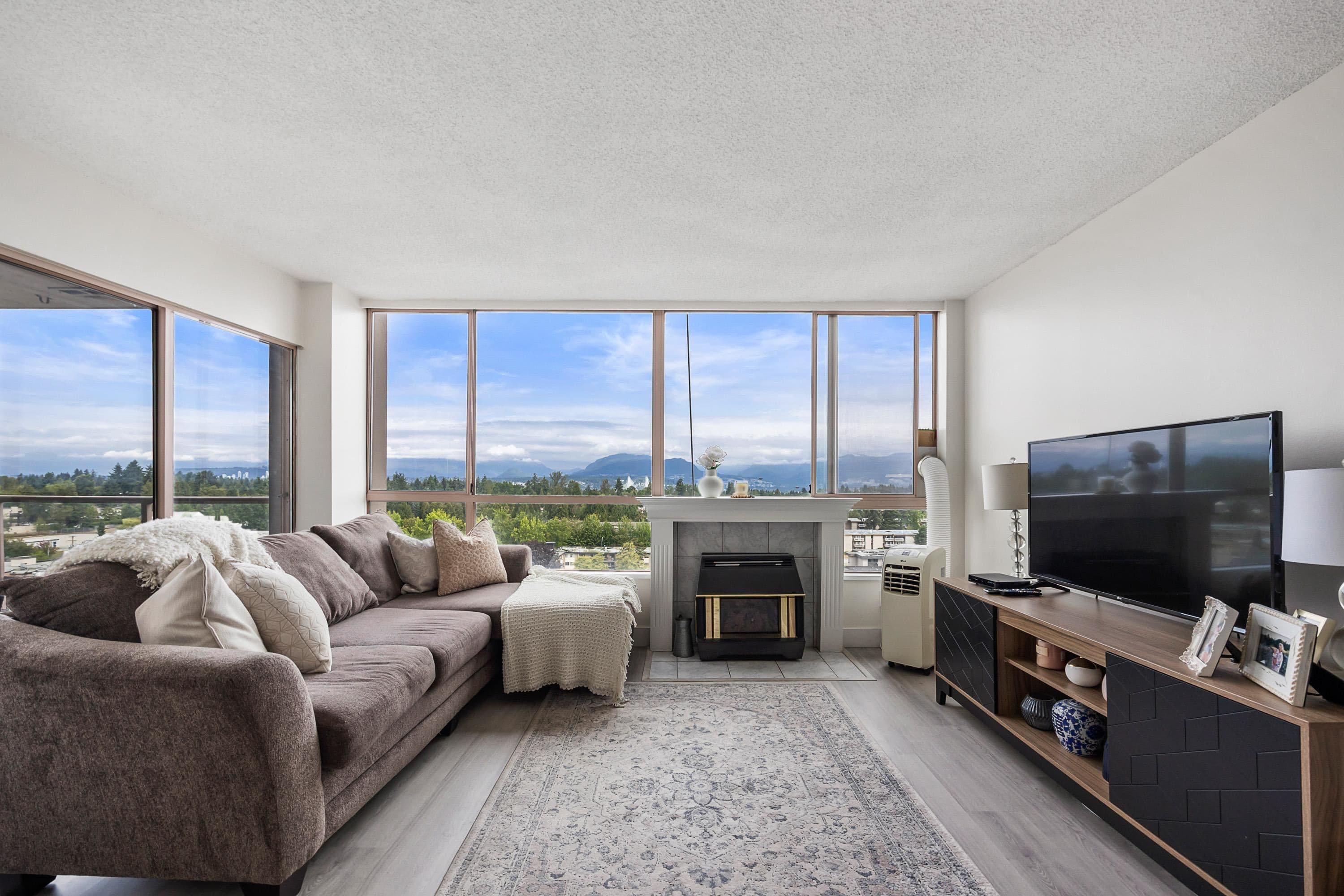 1306 - 14881 103a Avenue, Surrey, V3R 0M5 — photo 5