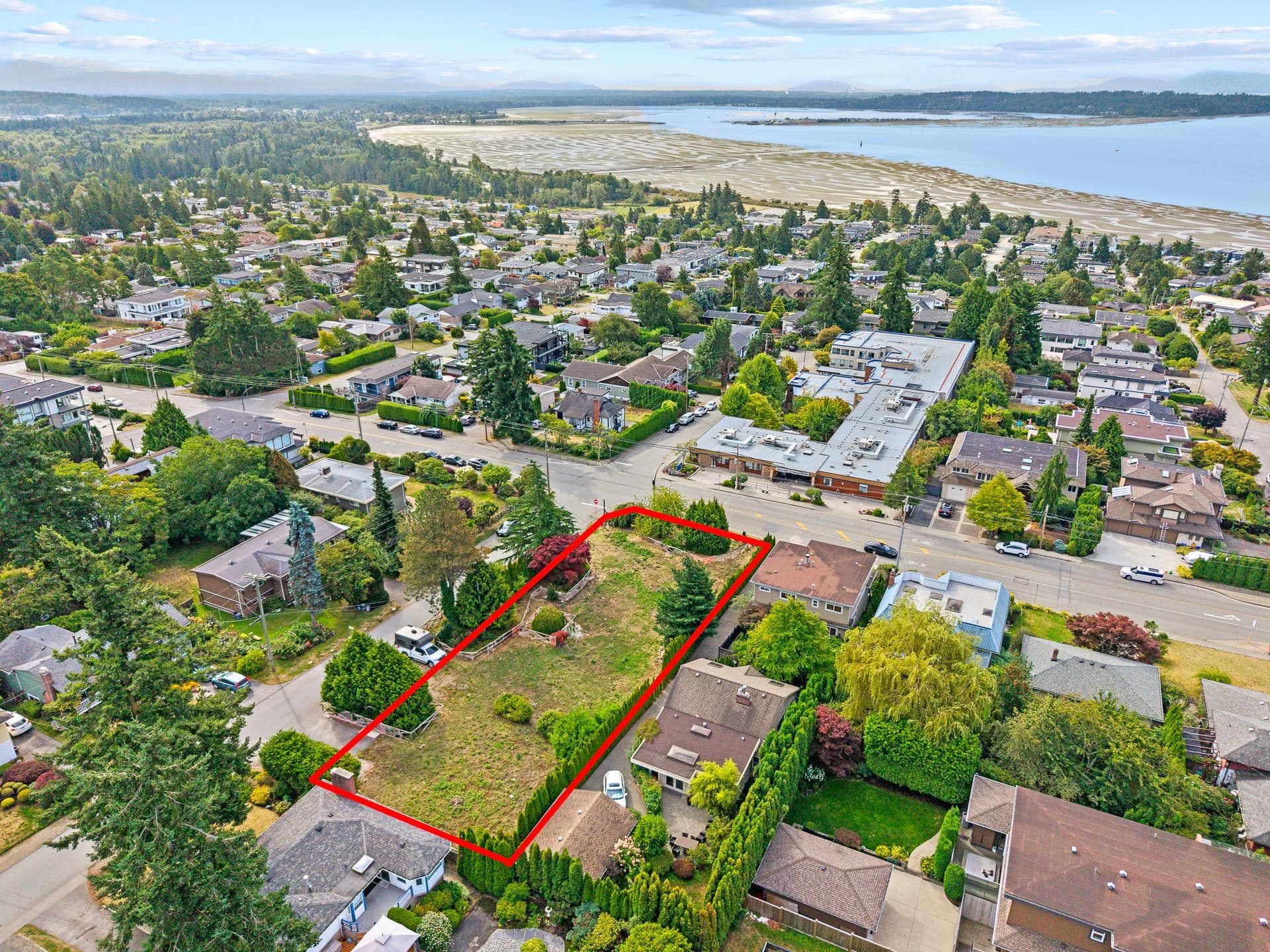 15643 Buena Vista Avenue, White Rock, V4B 1Z3 — photo 3