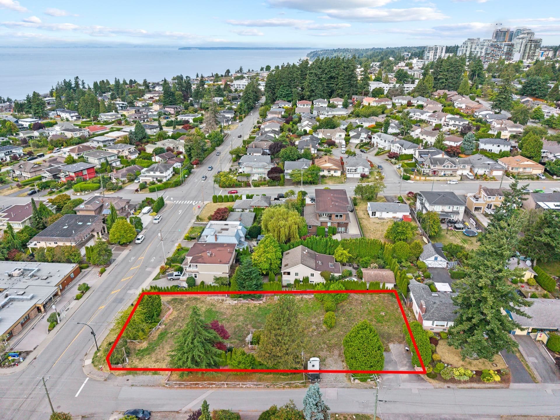 15643 Buena Vista Avenue, White Rock, V4B 1Z3 — photo 4