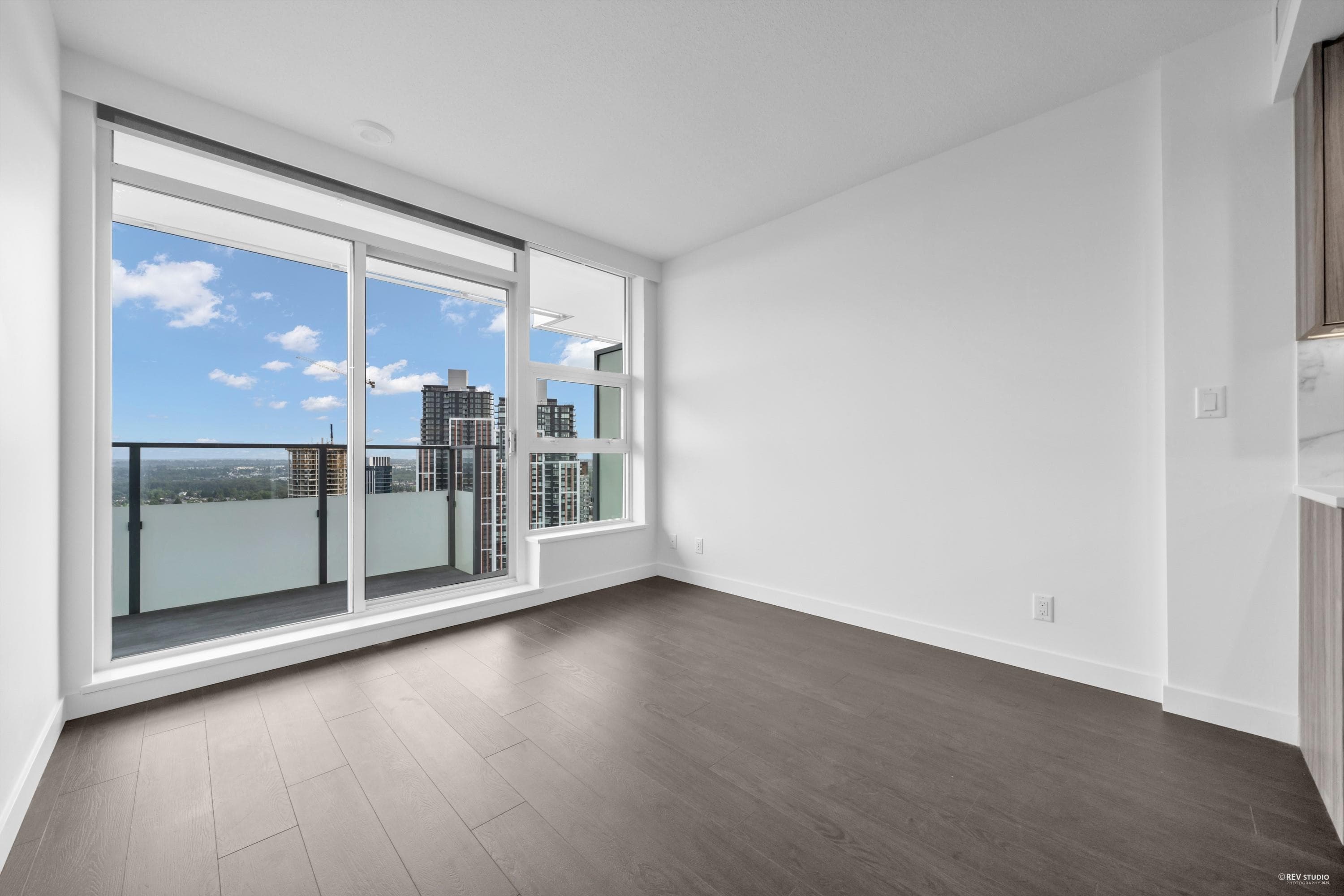 3504 - 13768 100 Avenue, Surrey, V3T 5X7 — photo 3