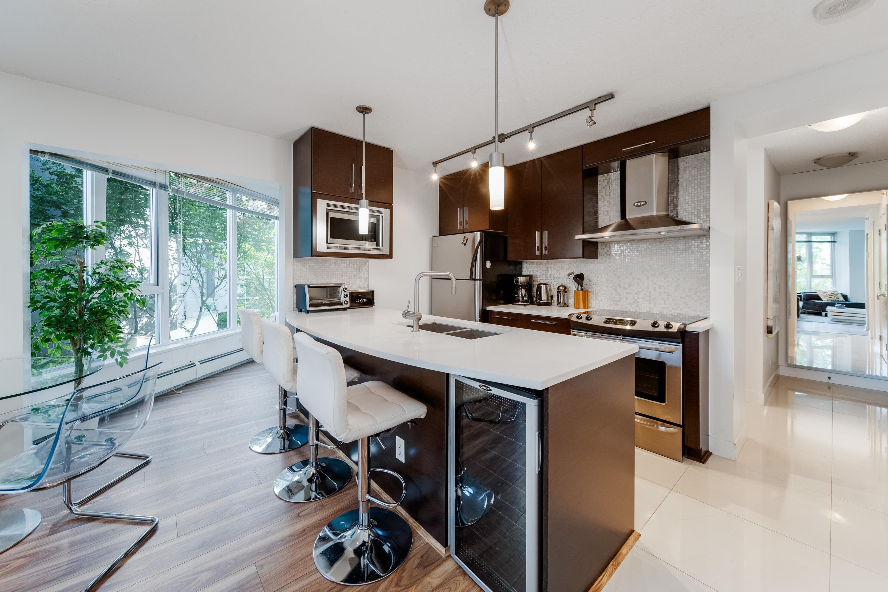 301 - 689 Abbott Street, Vancouver, V6B 0J2 — photo 4