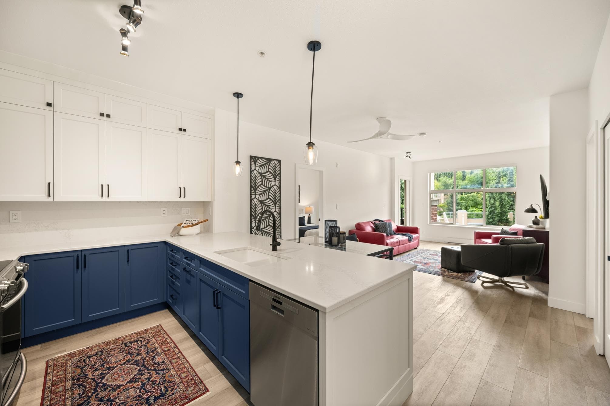 301 - 285 Ross Drive, New Westminster, V3L 0B9 — photo 3