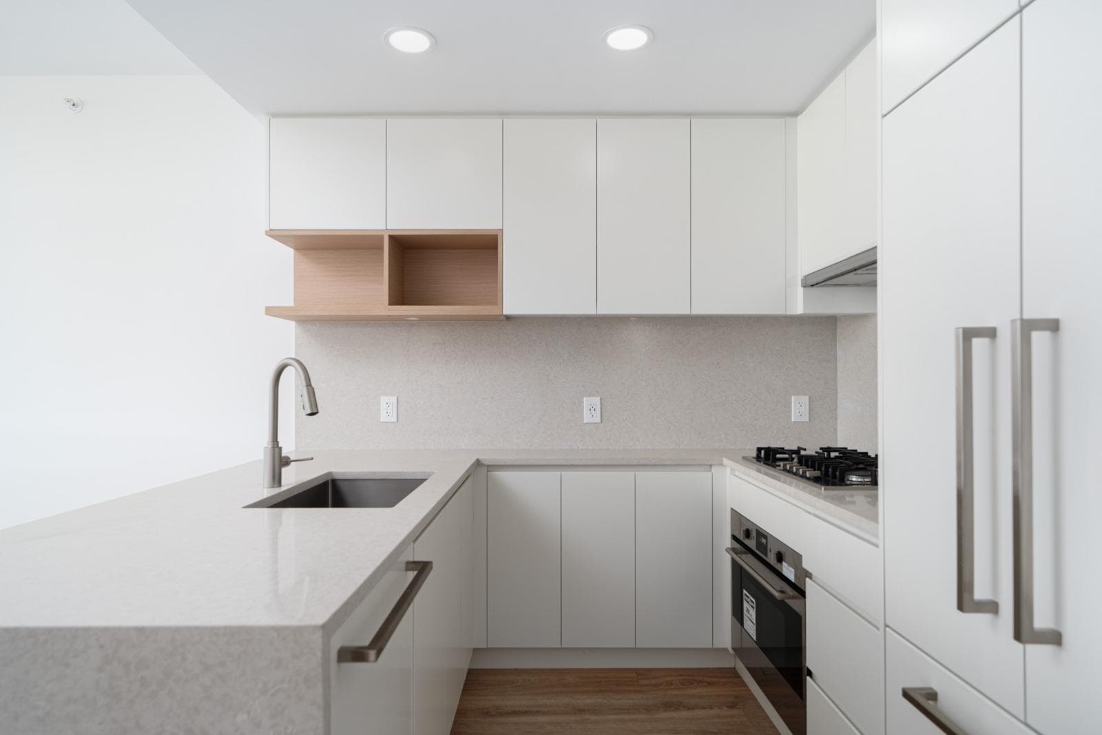 2106 - 4433 Alaska Street, Burnaby, V5C 0N3 — photo 2