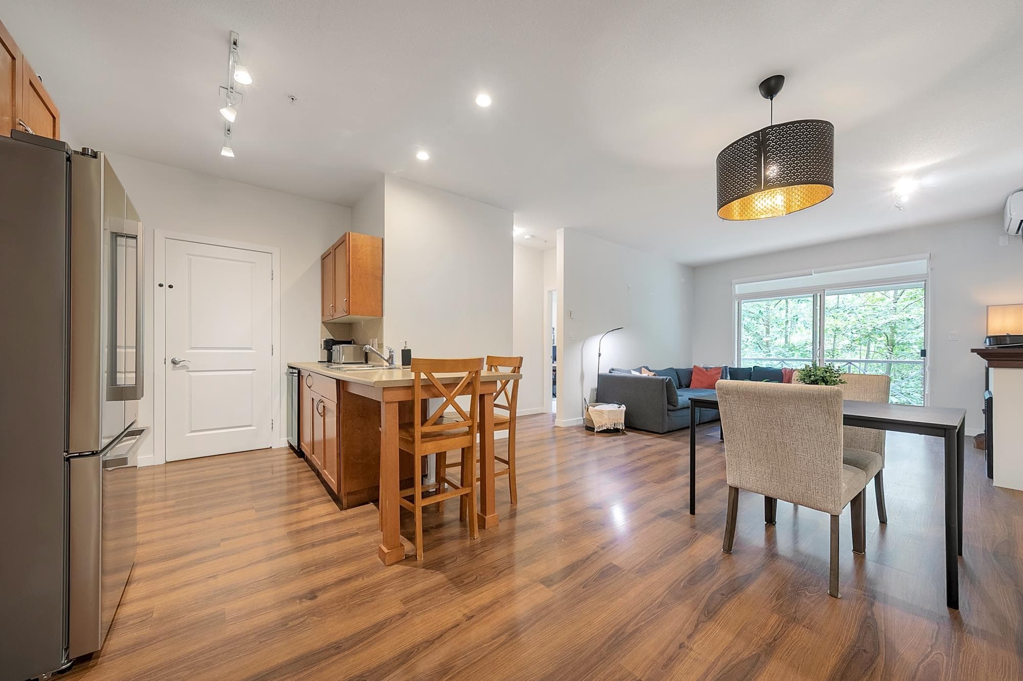 311 - 33318 E Bourquin Crescent, Abbotsford, V2S 0A6 — photo 3