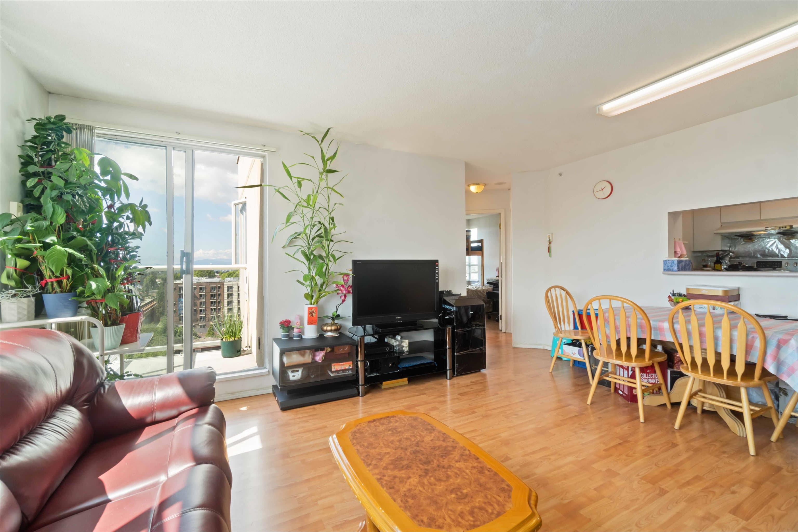 1204 - 3455 Ascot Place, Vancouver, V5R 6B7 — photo 2
