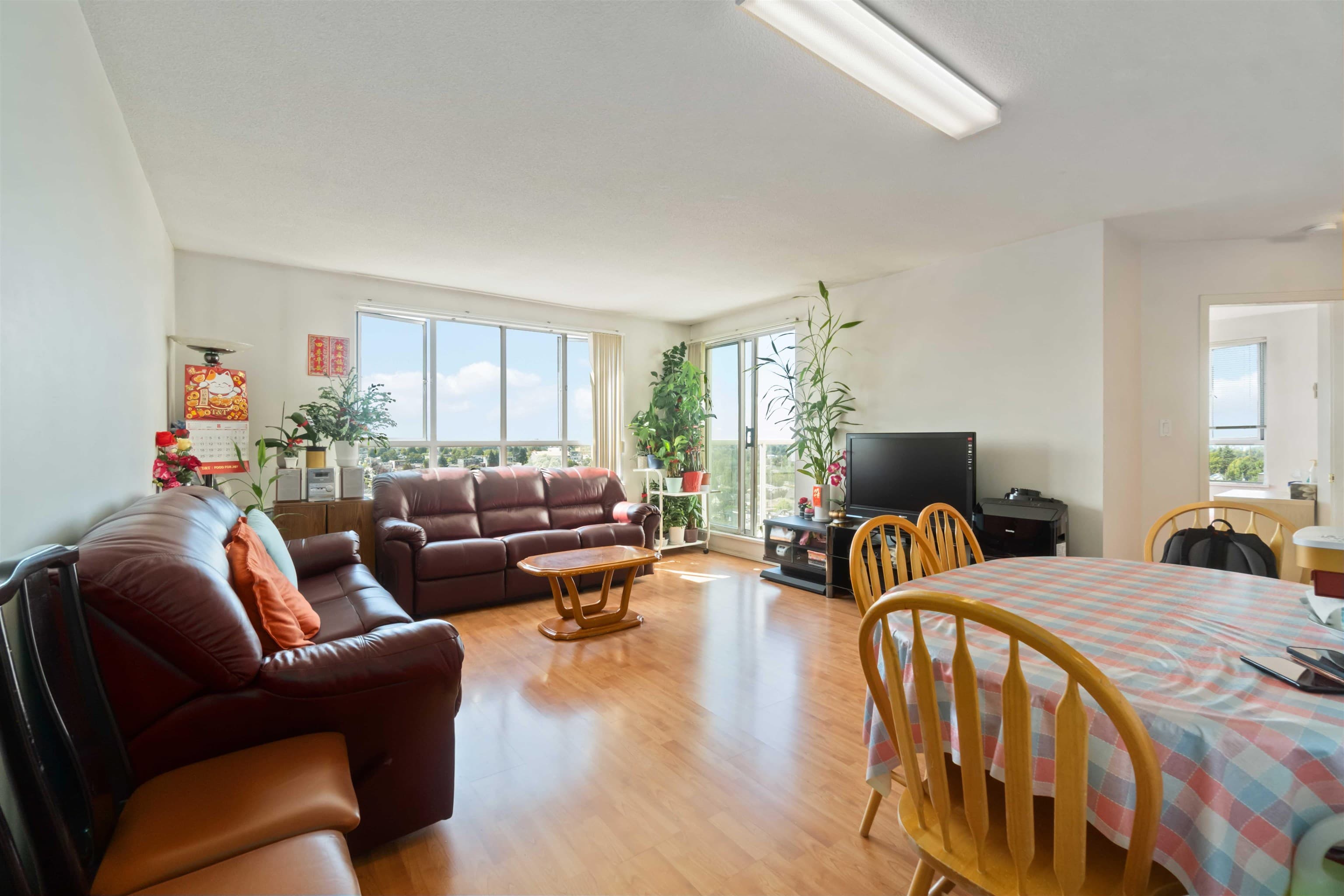 1204 - 3455 Ascot Place, Vancouver, V5R 6B7 — photo 1