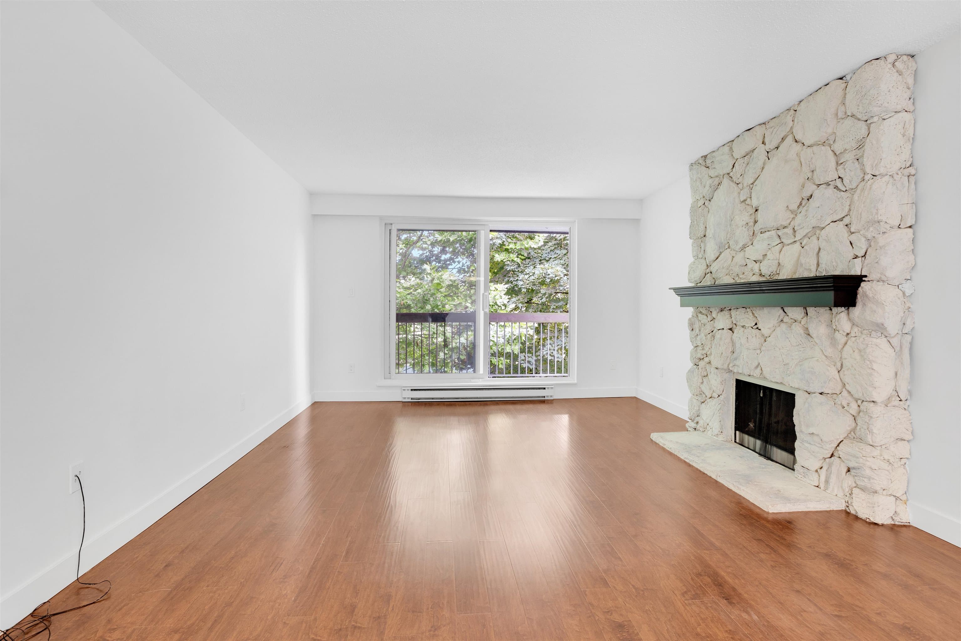 307 - 2381 Bury Avenue, Port Coquitlam, V3C 1Z9 — photo 2
