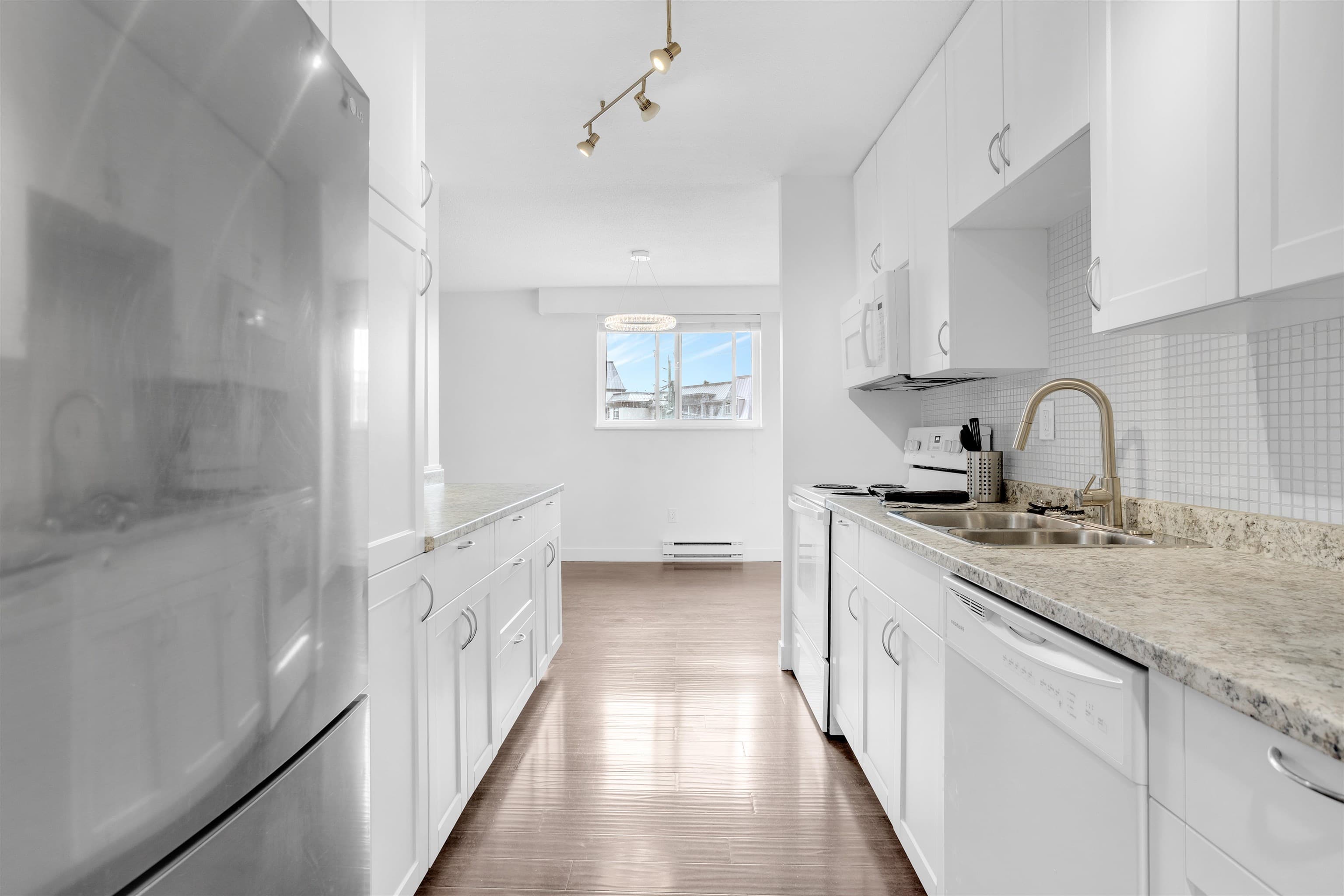 307 - 2381 Bury Avenue, Port Coquitlam, V3C 1Z9 — photo 5
