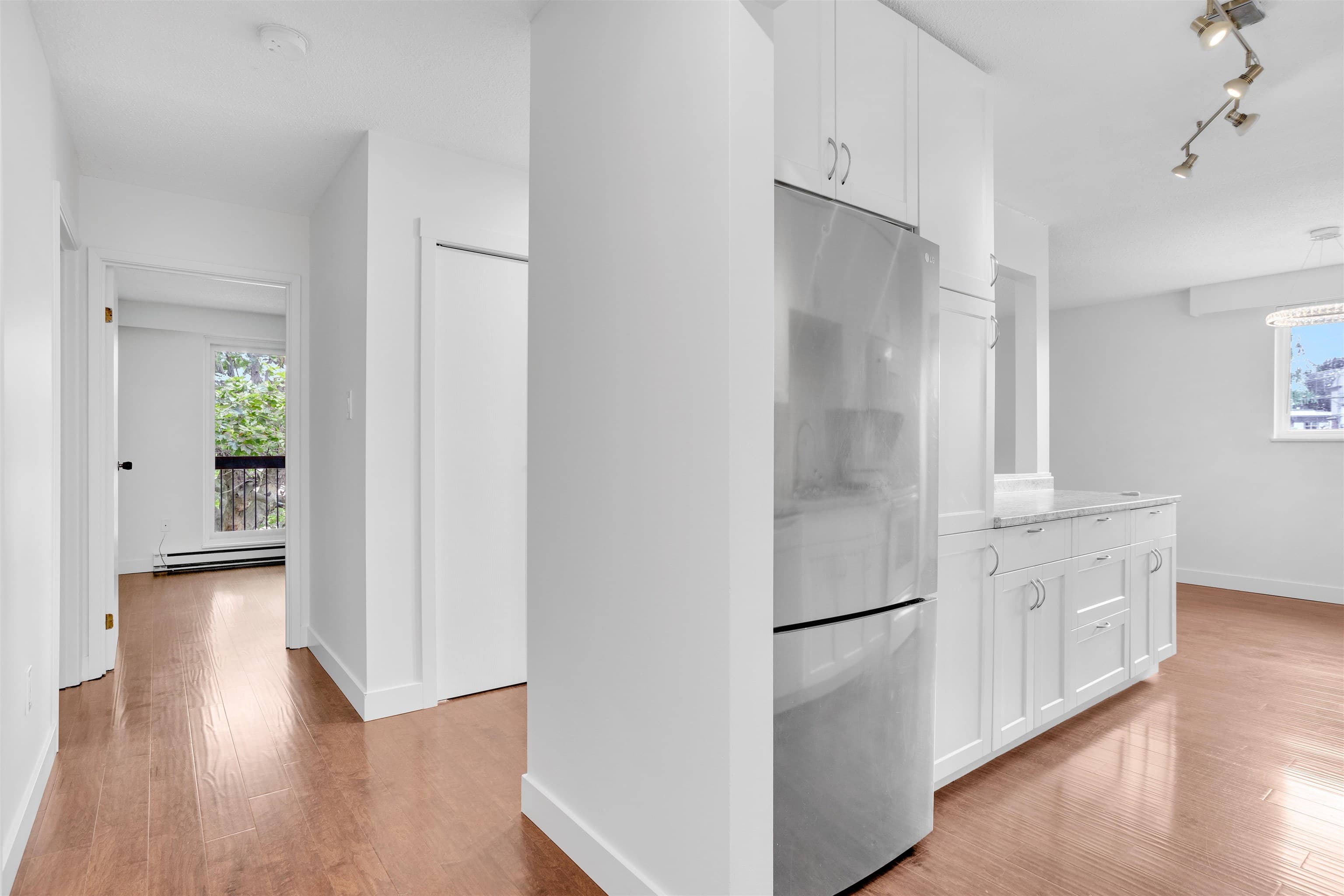 307 - 2381 Bury Avenue, Port Coquitlam, V3C 1Z9 — photo 4