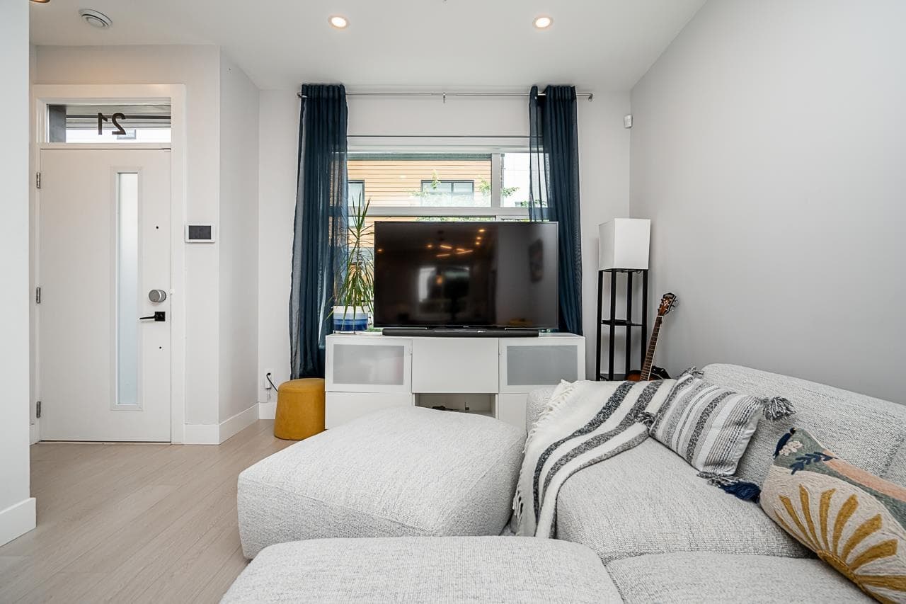 21 - 1211 Eighth Avenue, New Westminster, V3M 2R8 — photo 4