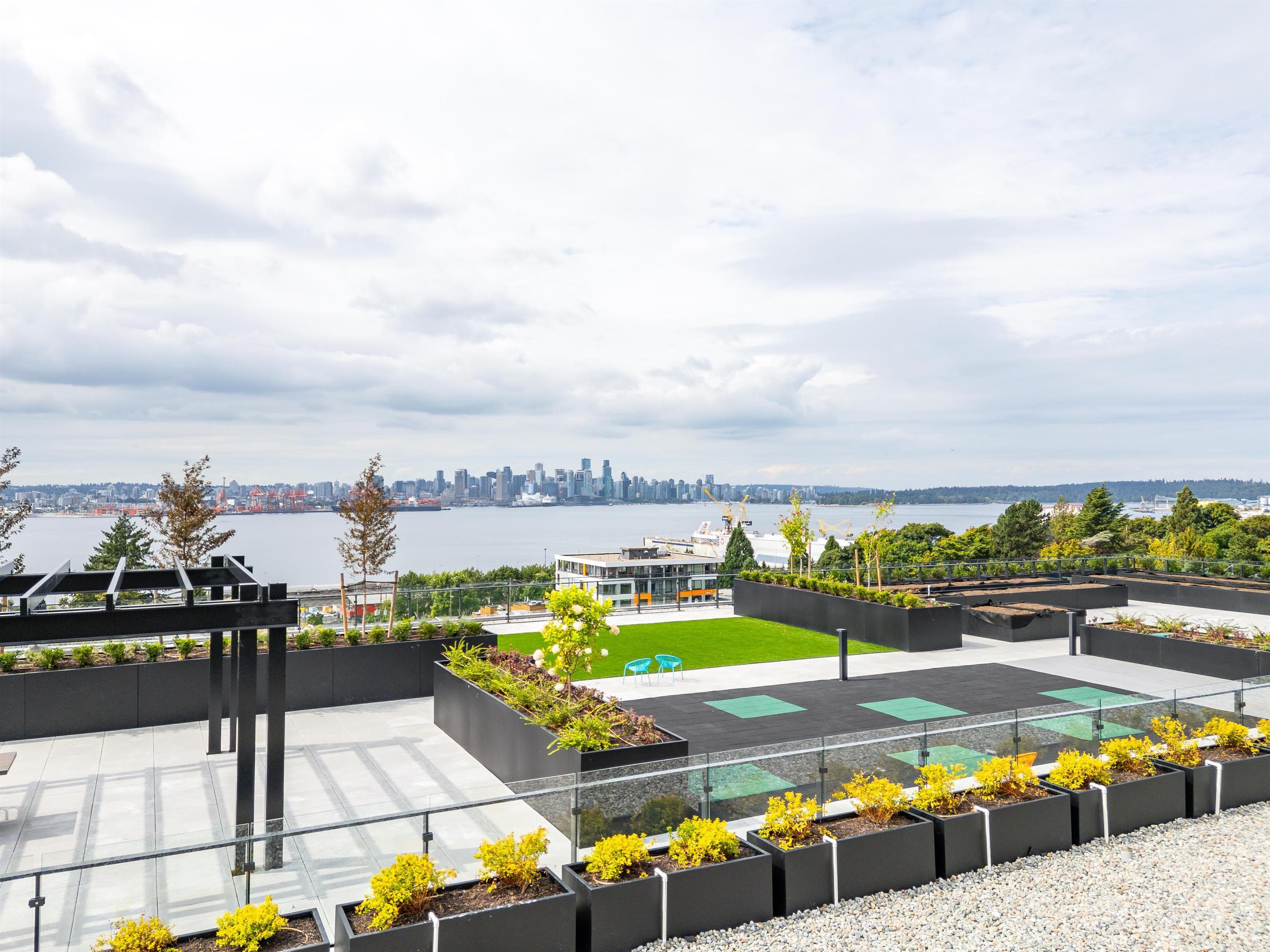 359 - 422 E 3rd Street, North Vancouver, V7L 0K1 — photo 1