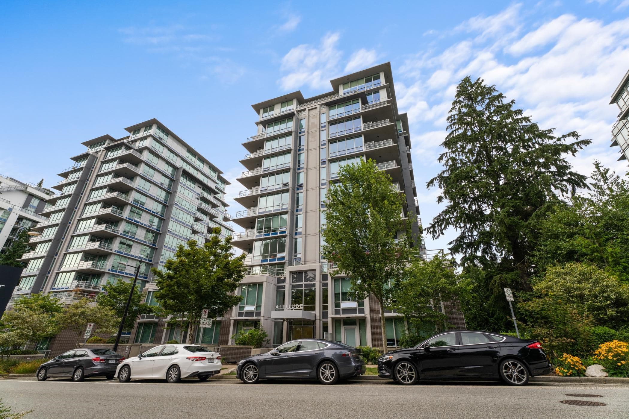 707 - 9080 University Crescent, Burnaby, V5A 0B7 — photo 2