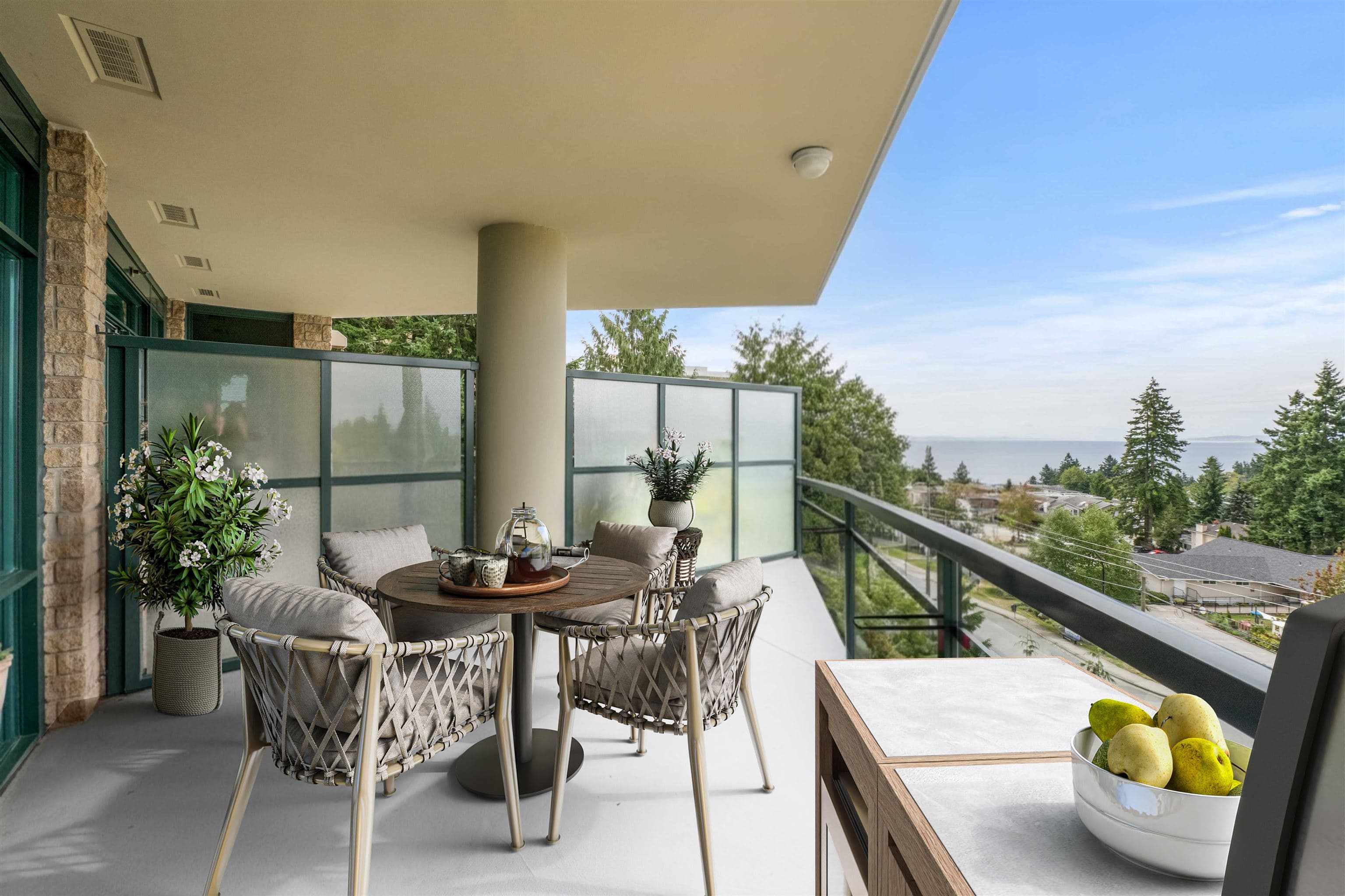 503 - 14824 North Bluff Road, White Rock, V4B 3E2 — photo 3