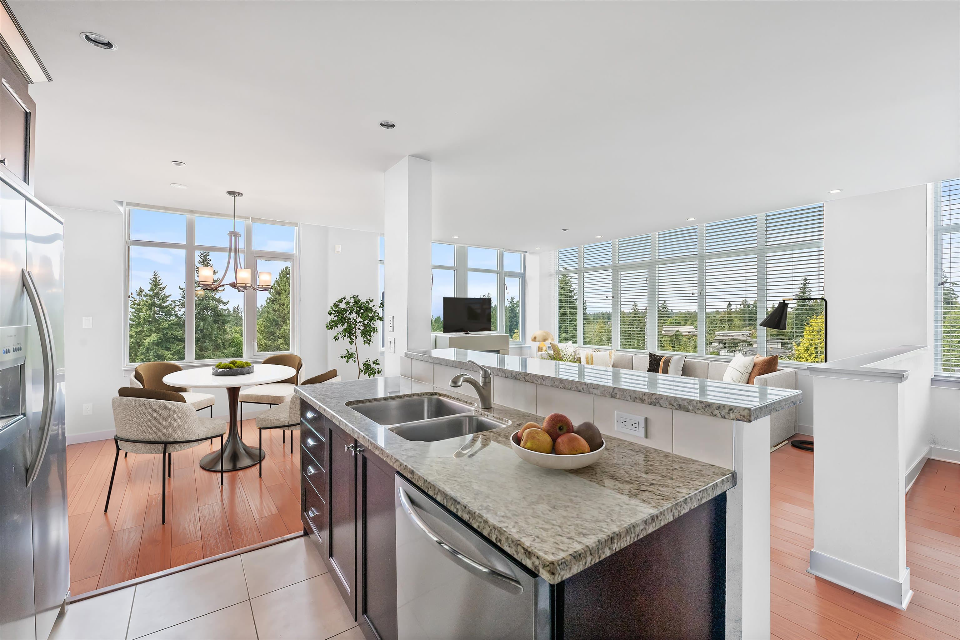 503 - 14824 North Bluff Road, White Rock, V4B 3E2 — photo 5