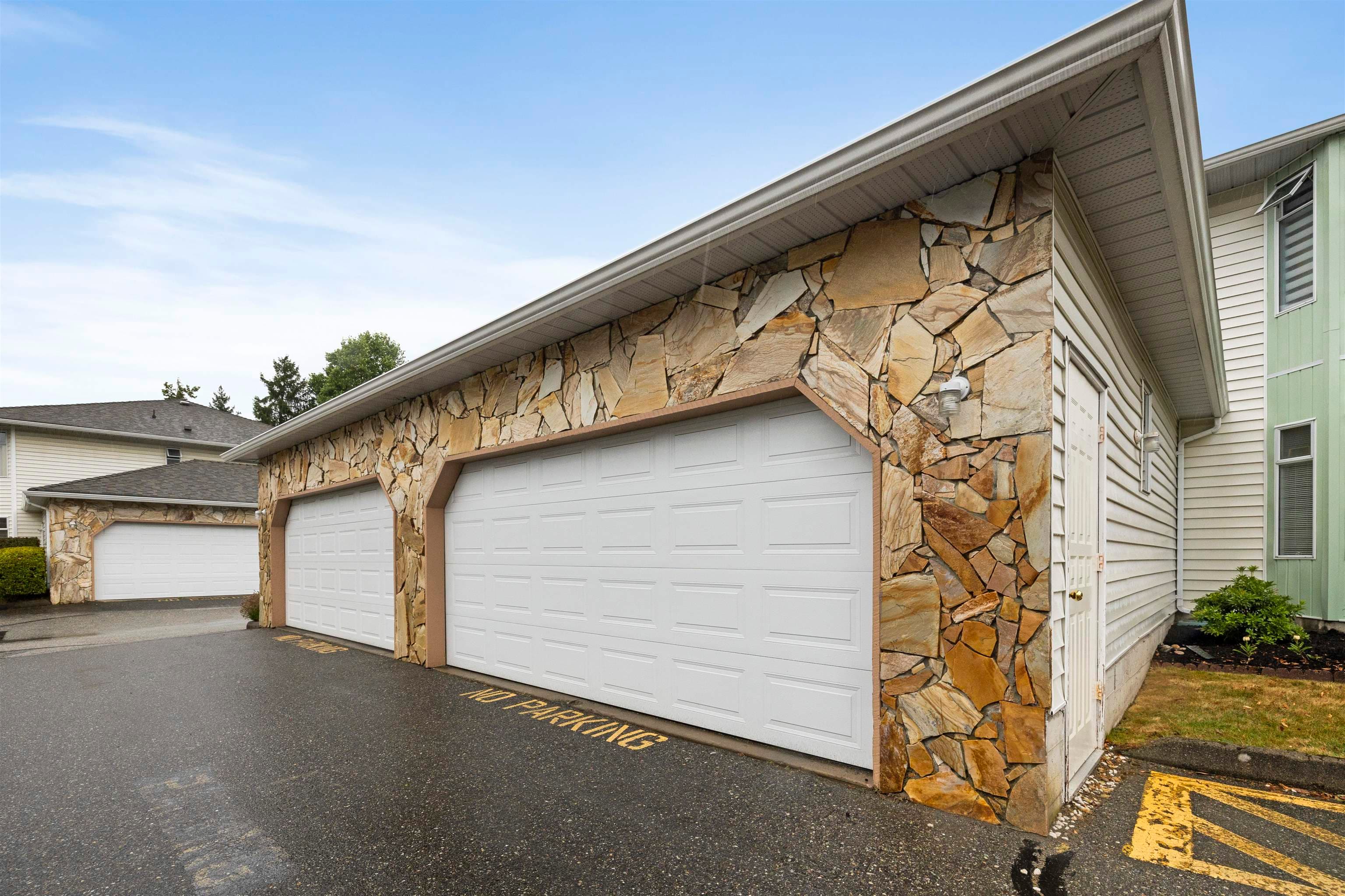 213 - 7156 121 Street, Surrey, V3W 0J6 — photo 3