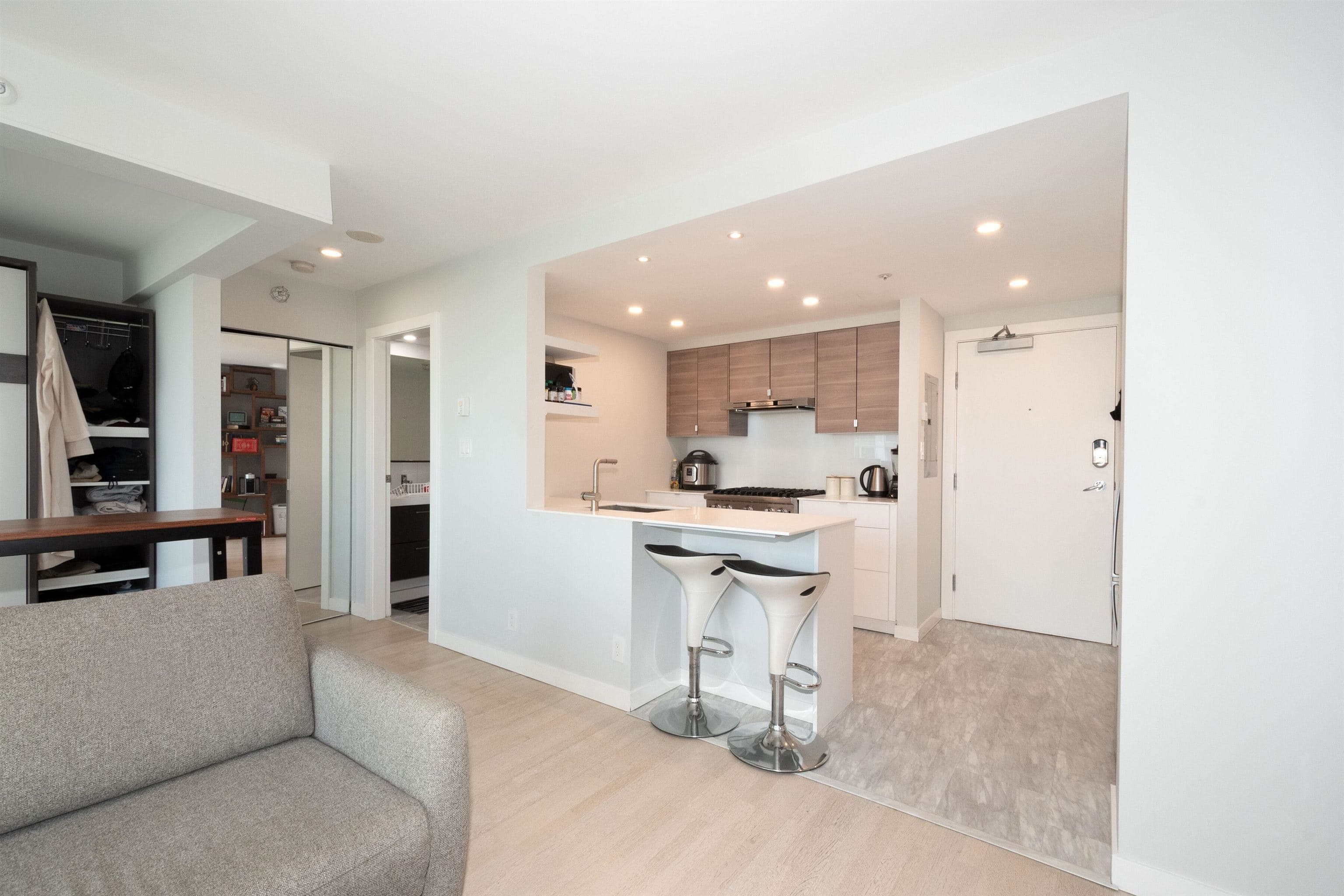1703 - 198 Aquarius Mews, Vancouver, V6Z 2Y4 — photo 4