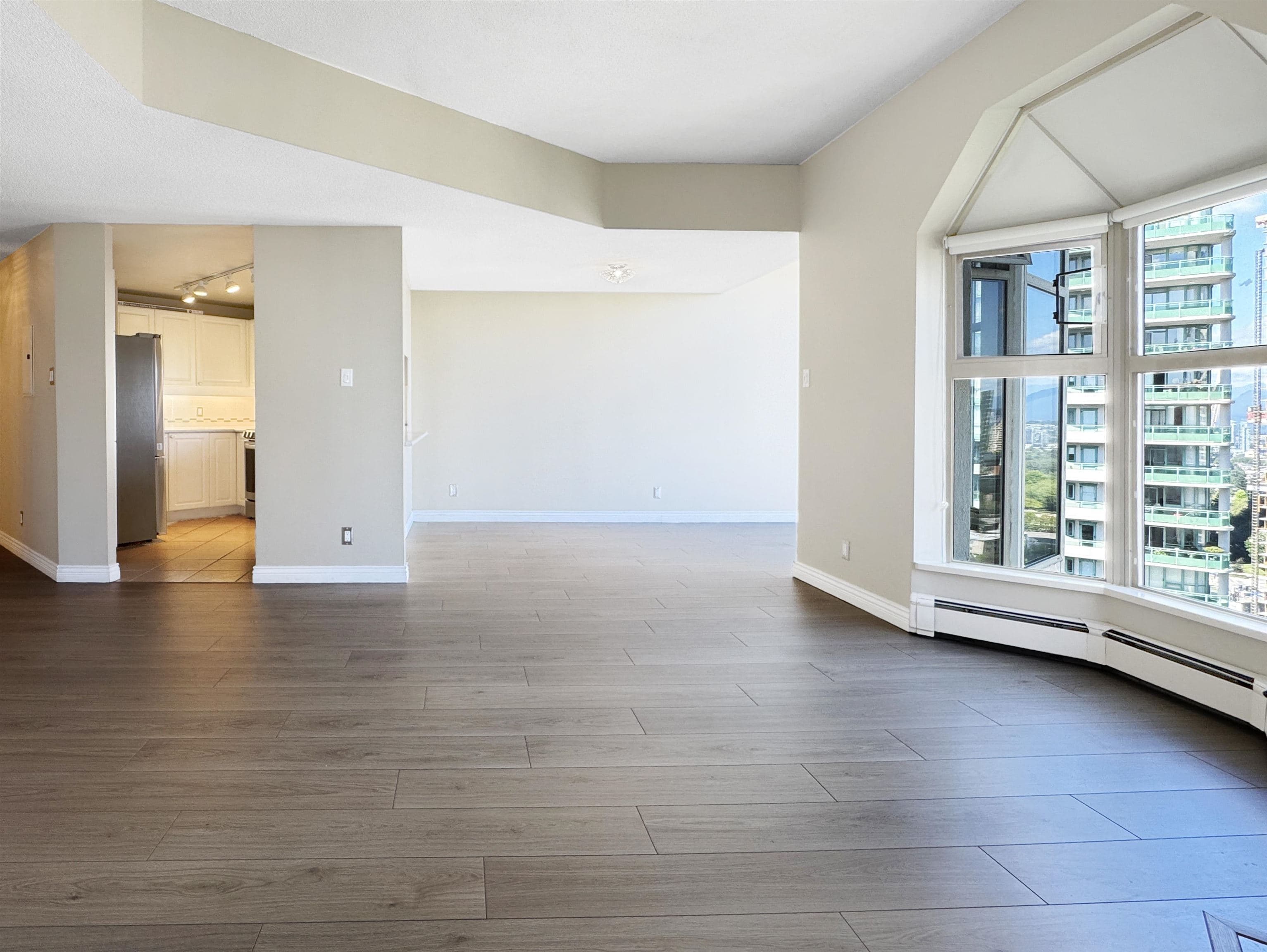 2406 - 6188 Patterson Avenue, Burnaby, V5H 2N1 — photo 3