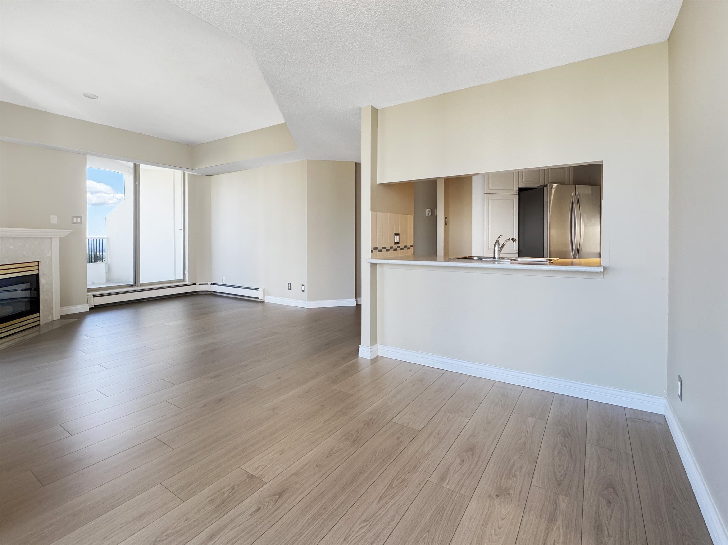 2406 - 6188 Patterson Avenue, Burnaby, V5H 2N1 — photo 4