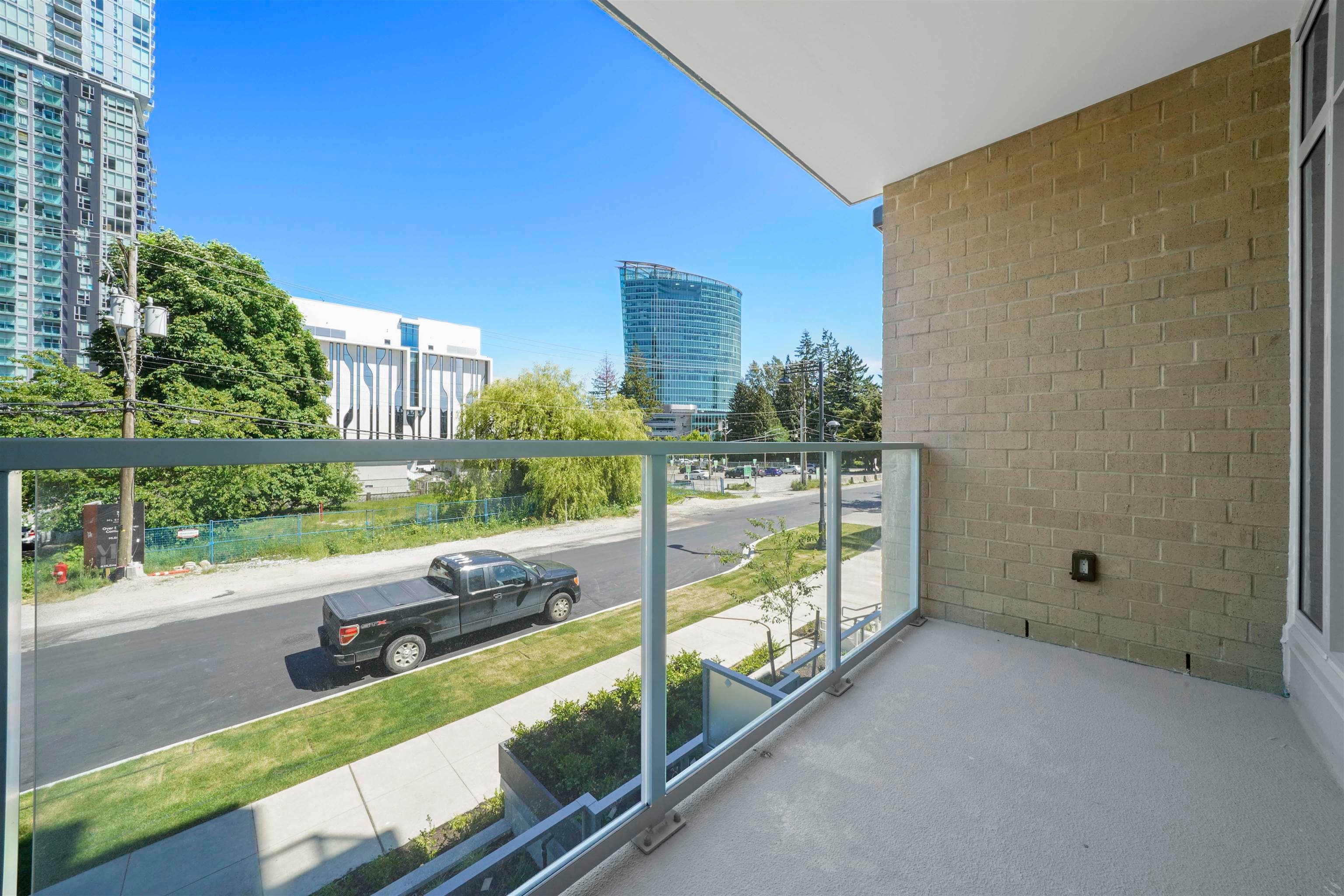 8 - 13350 Central Avenue, Surrey, V3T 0S1 — photo 4