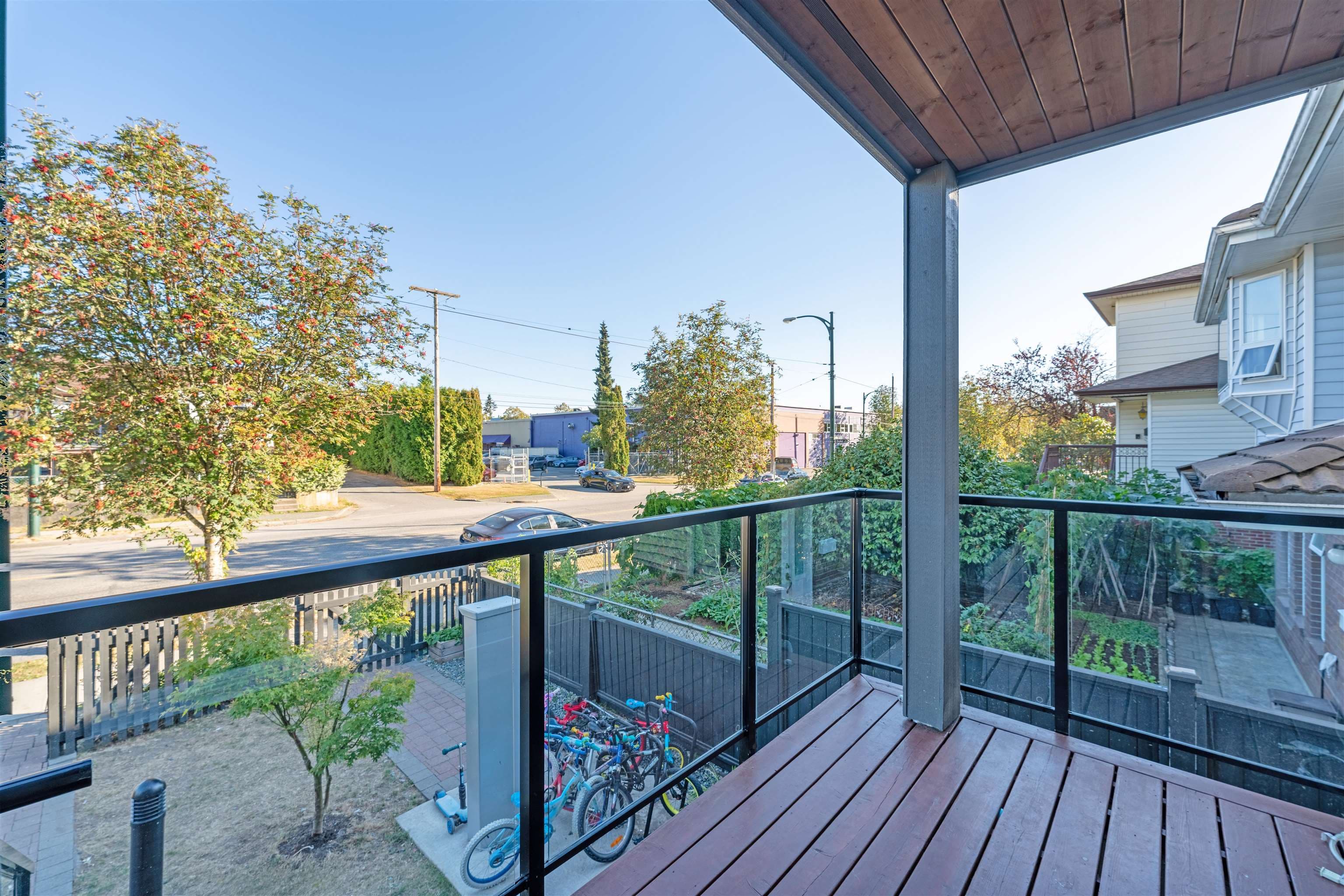 5069 Earles Street, Vancouver, V5R 3R8 — photo 2