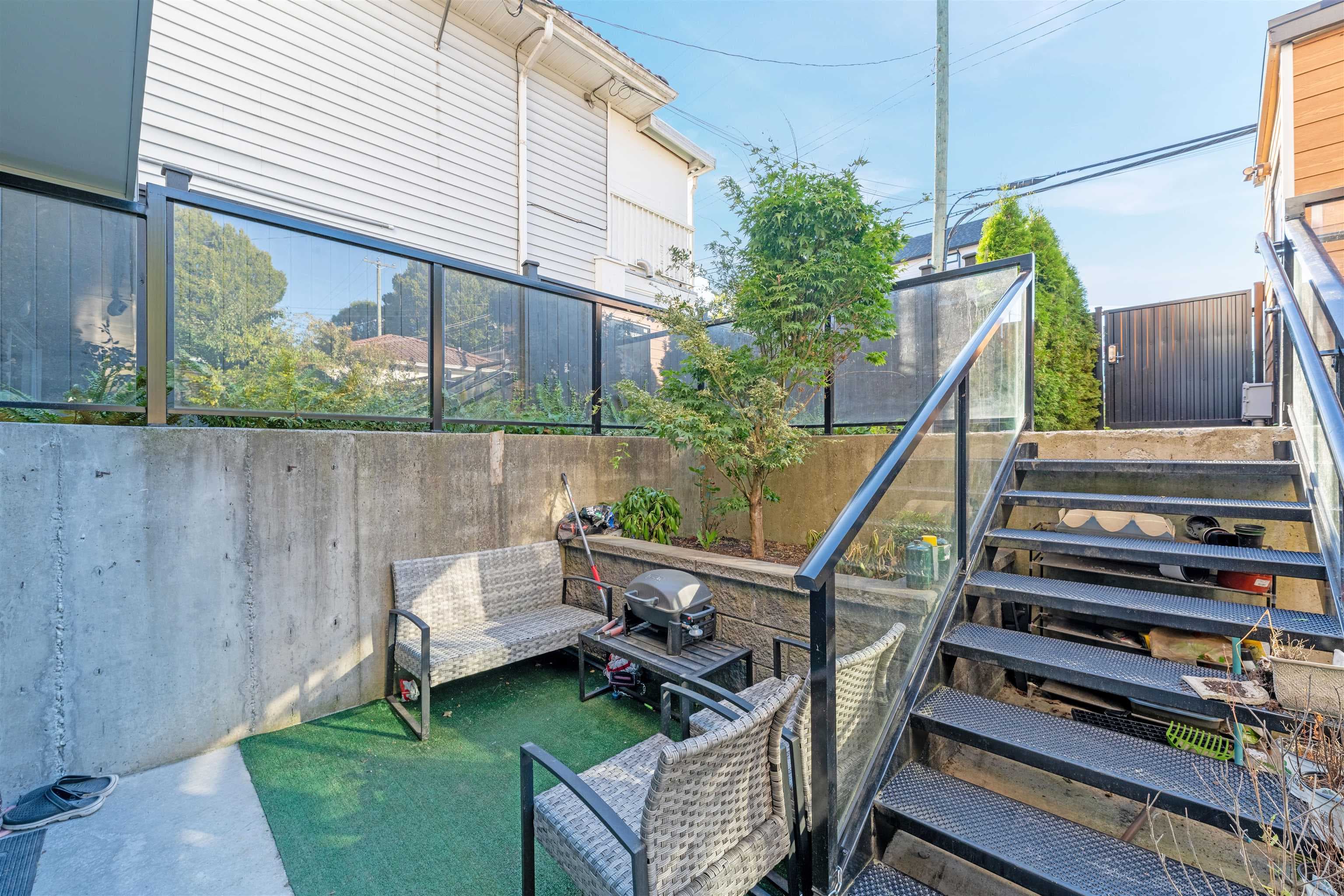 5069 Earles Street, Vancouver, V5R 3R8 — photo 5