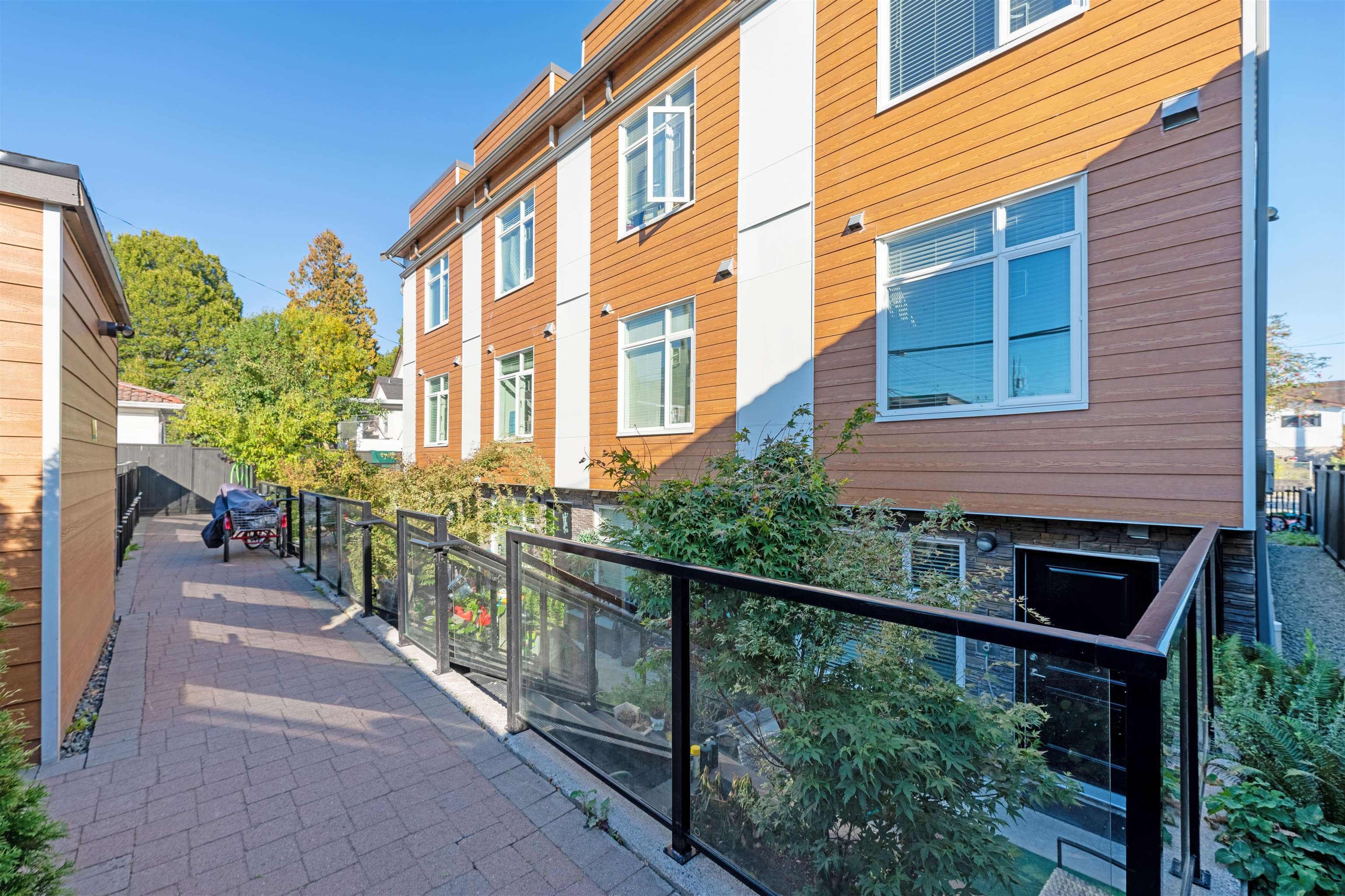 5069 Earles Street, Vancouver, V5R 3R8 — photo 4