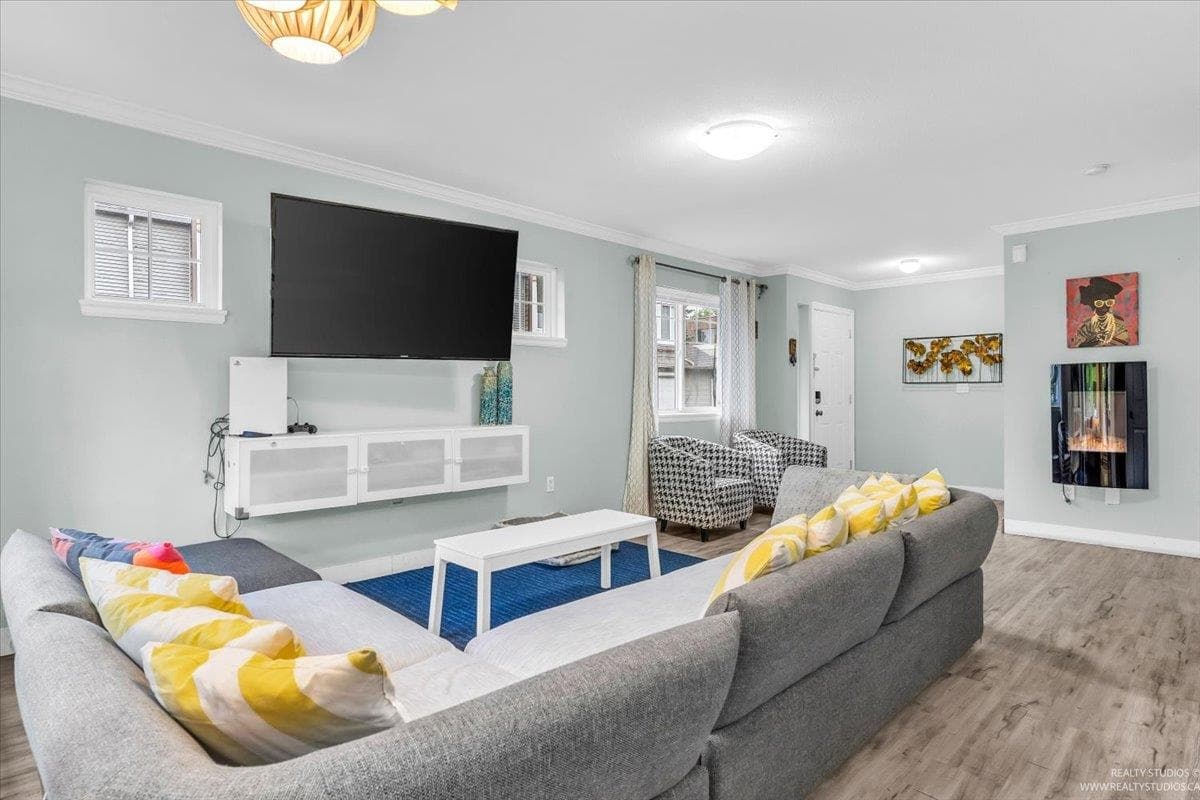 18 - 8255 120a Street, Surrey, V3W 1T2 — photo 2