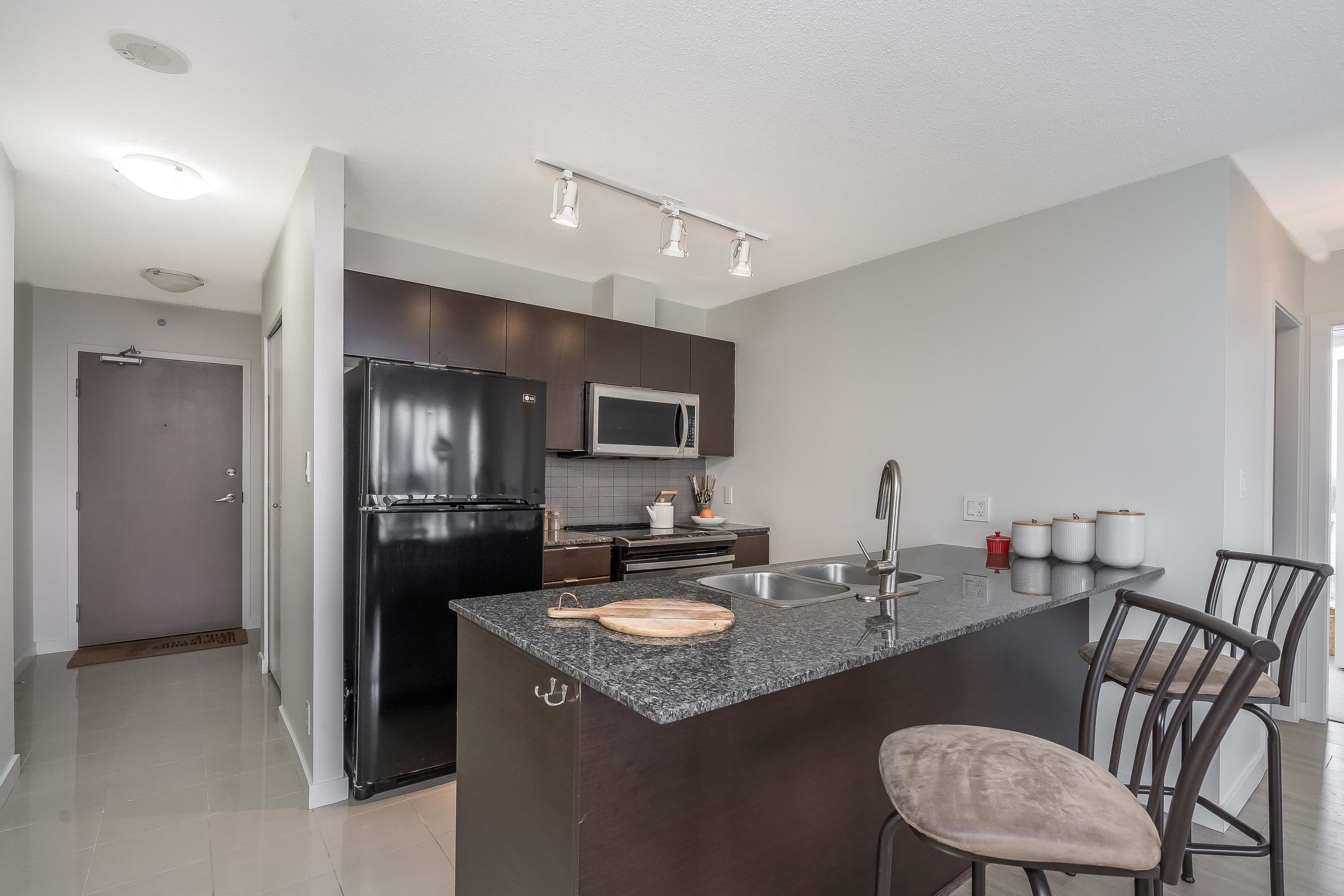 1102 - 13618 100 Avenue, Surrey, V3T 0A8 — photo 4