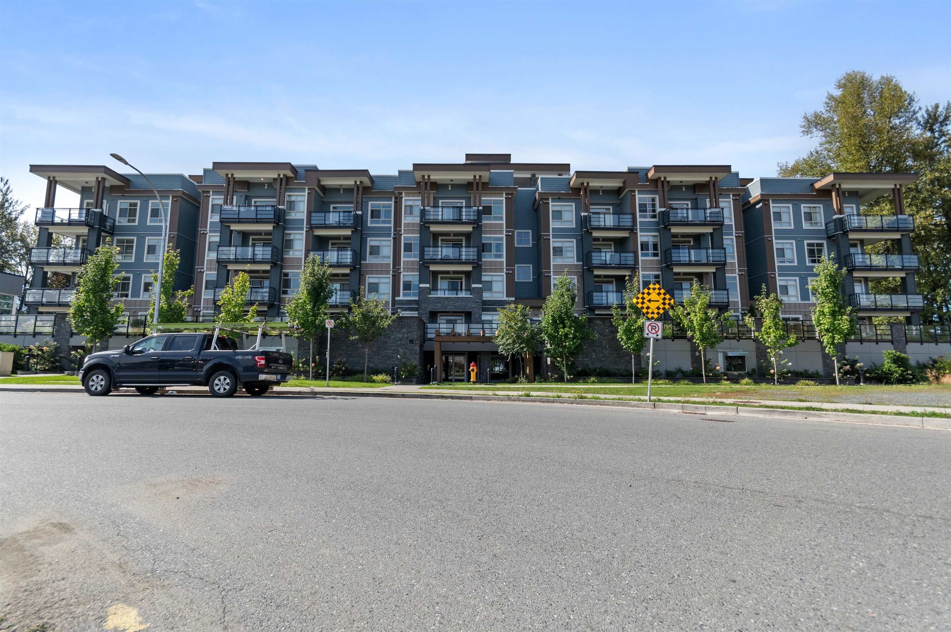 504 - 45562 Airport Road, Chilliwack, V2P 0J8 — photo 2