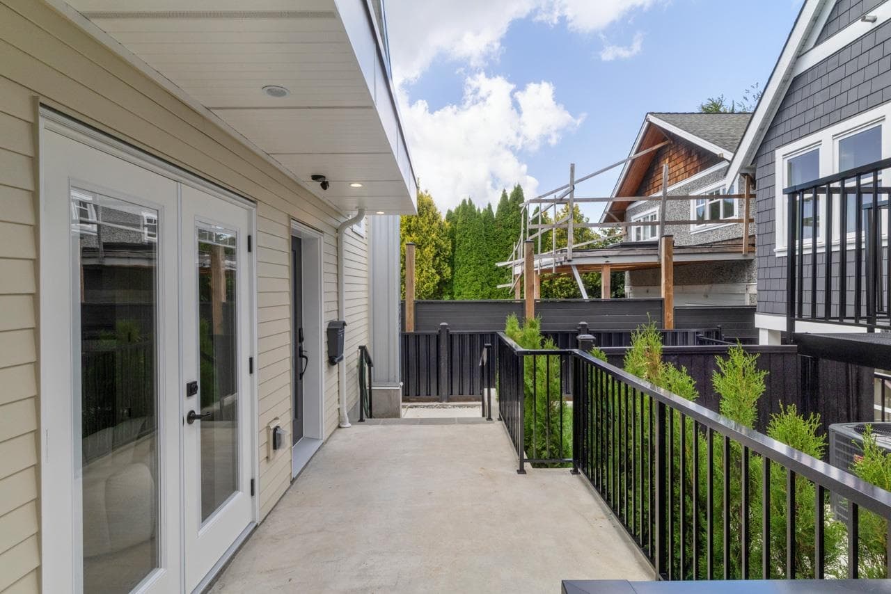 2020 E 4th Avenue, Vancouver, V5N 1K4 — photo 2