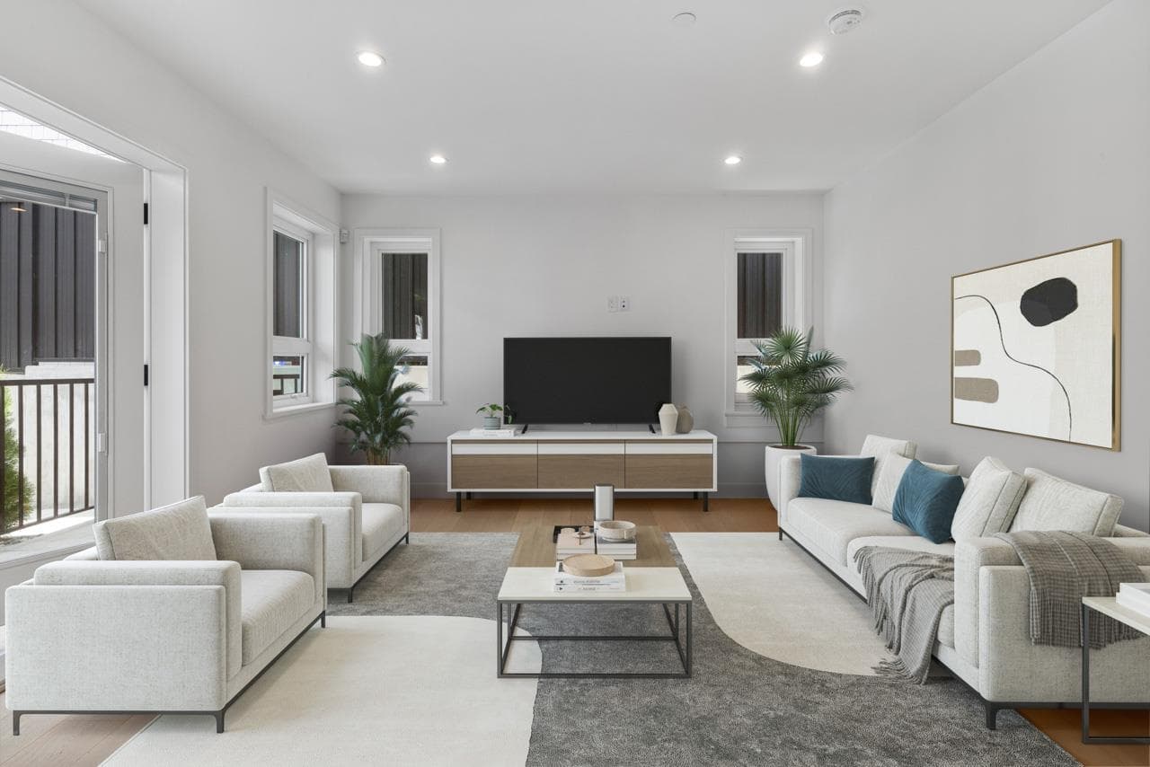 2020 E 4th Avenue, Vancouver