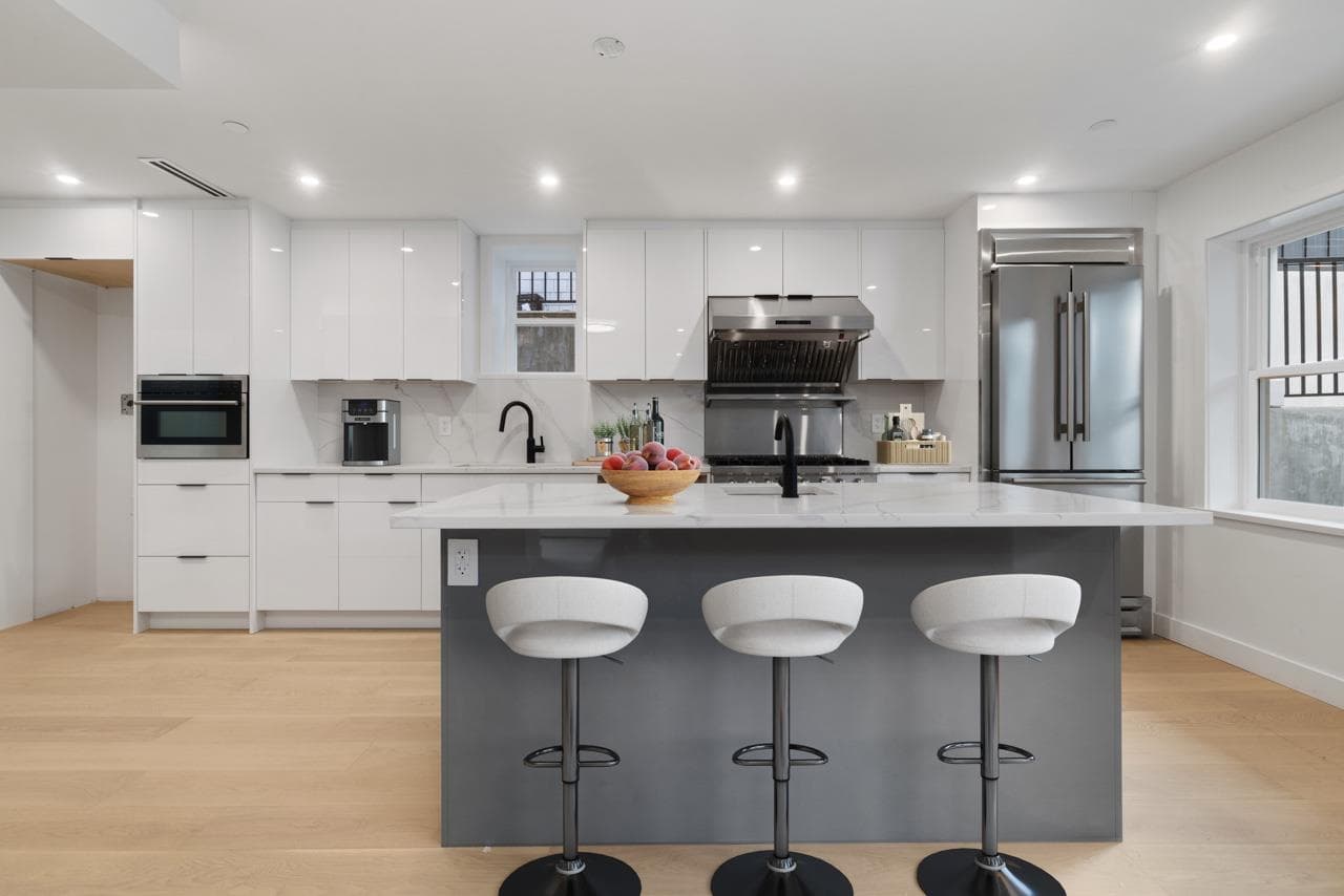 2 - 2022 E 4th Avenue, Vancouver, V5N 1K4 — photo 2