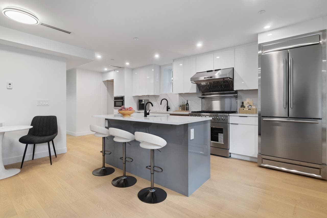 2 - 2022 E 4th Avenue, Vancouver, V5N 1K4 — photo 3