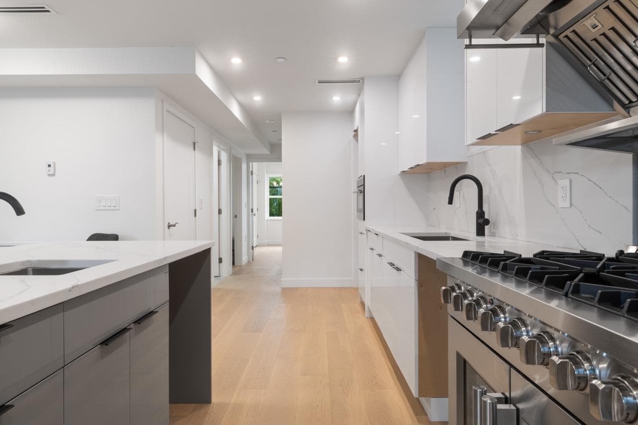 2 - 2022 E 4th Avenue, Vancouver, V5N 1K4 — photo 5