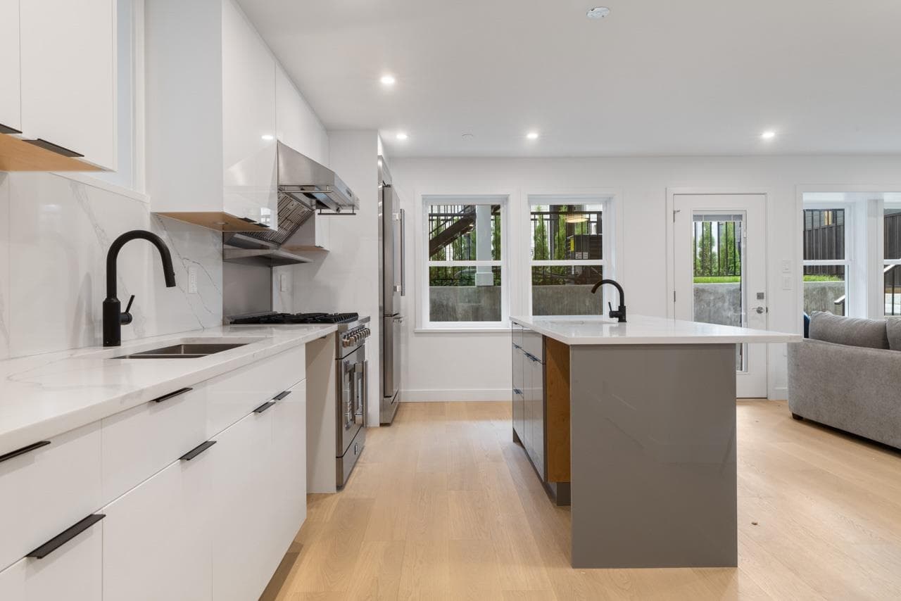 2 - 2022 E 4th Avenue, Vancouver, V5N 1K4 — photo 4