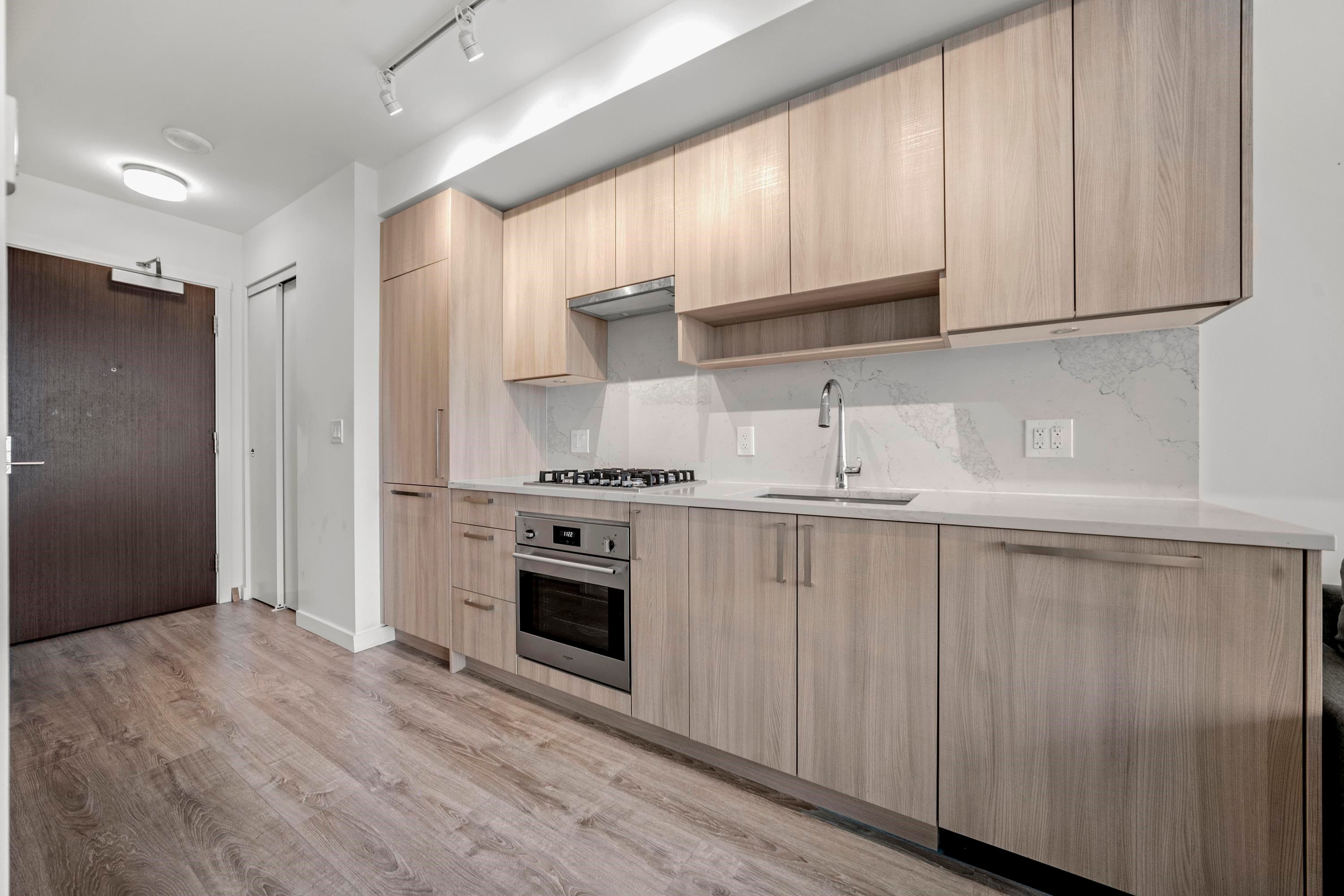 3204 - 13350 Central Avenue, Surrey, V3T 0S1 — photo 5