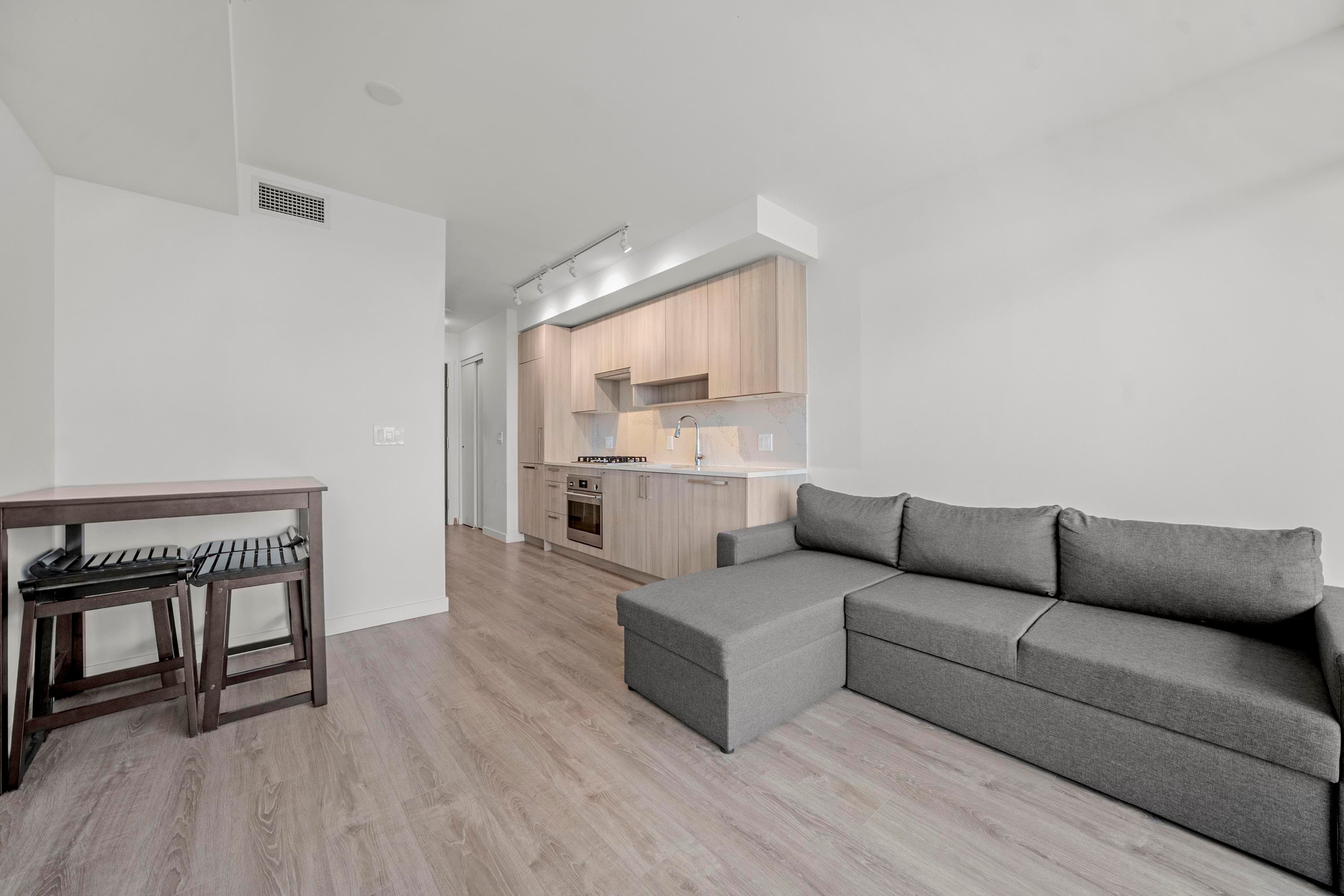 3204 - 13350 Central Avenue, Surrey, V3T 0S1 — photo 4