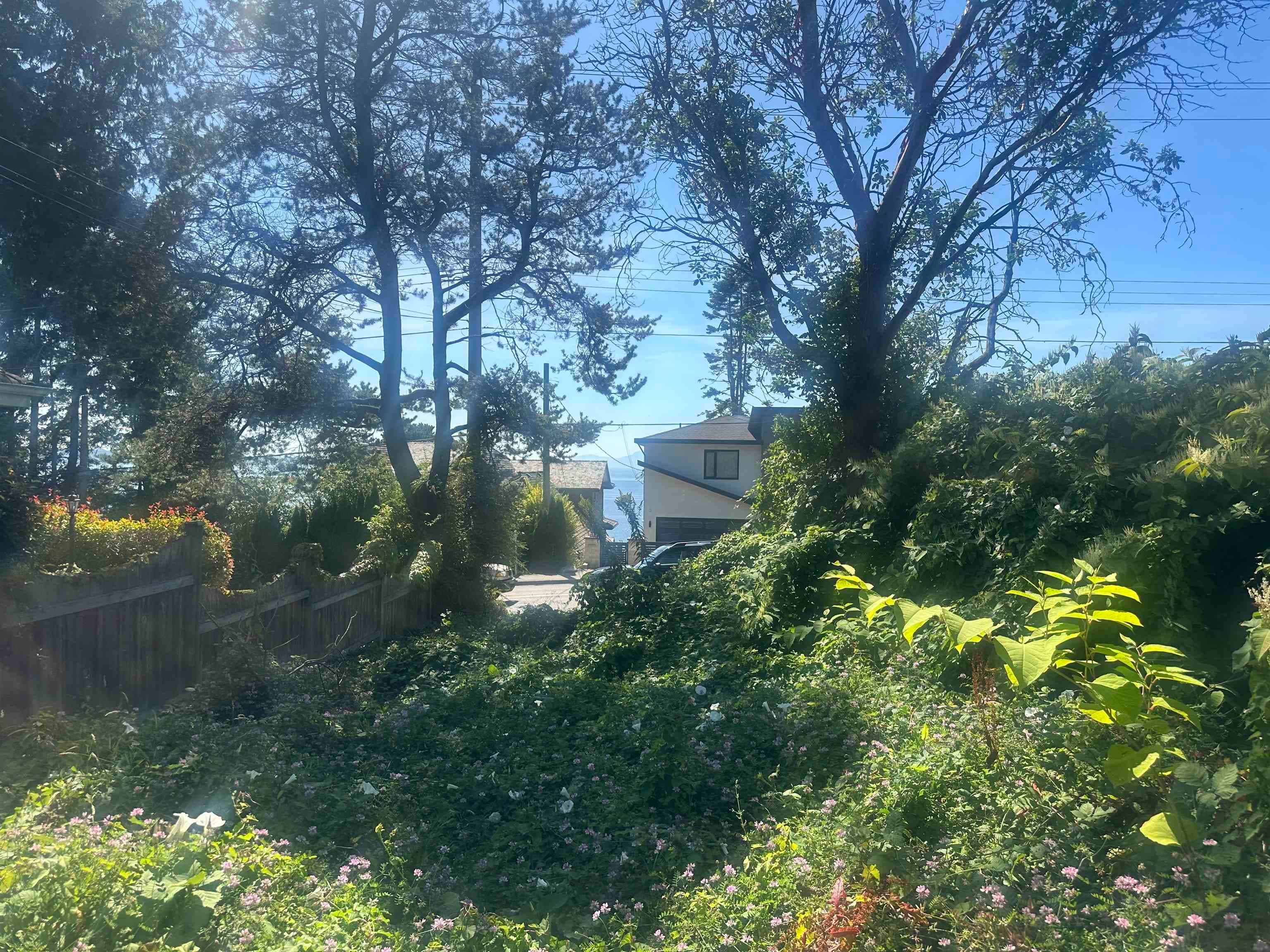 13123 Marine Drive, Surrey, V4A 1E6 — photo 1