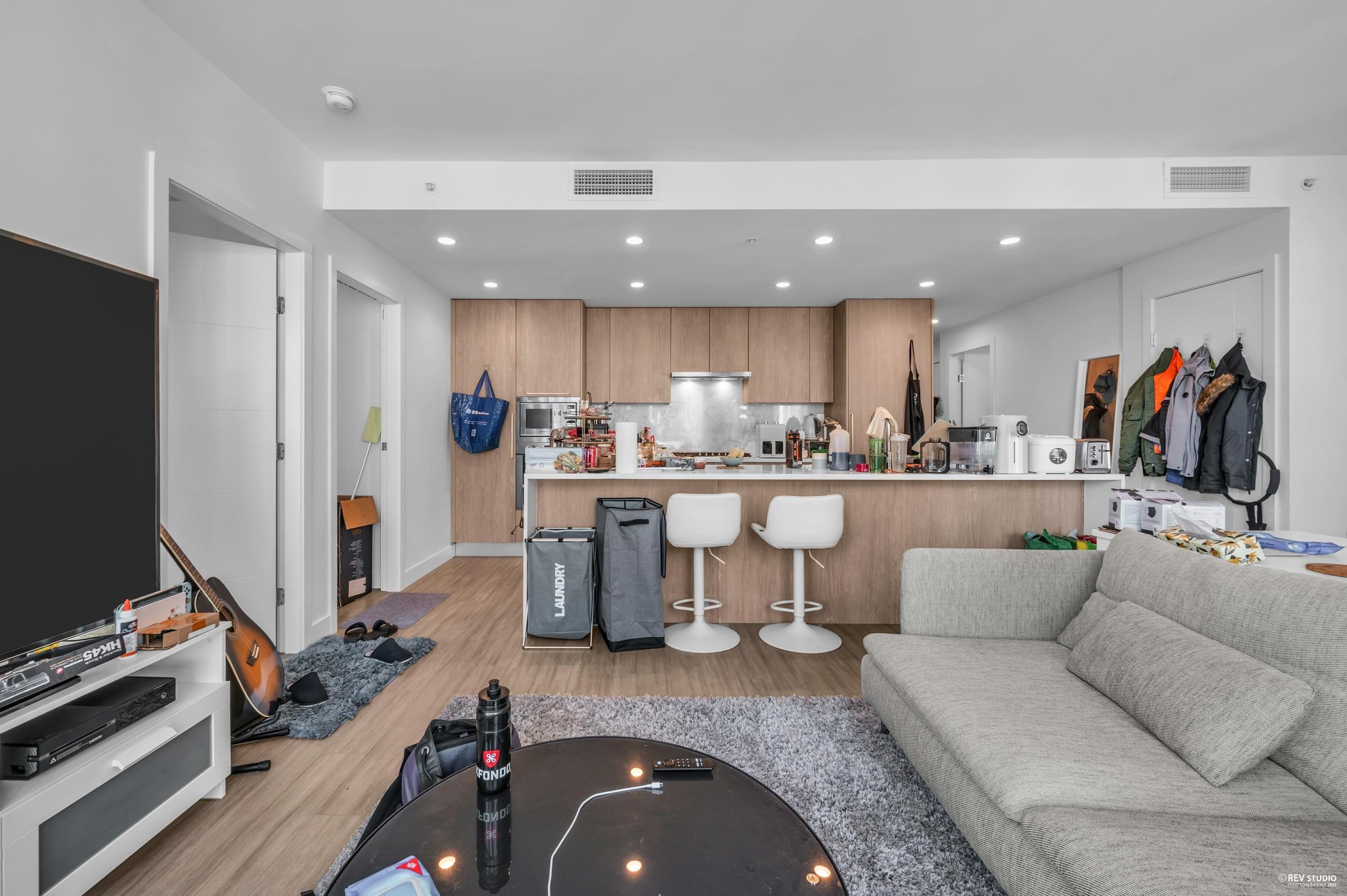 301 - 6398 Silver Avenue, Burnaby, V5H 0K7 — photo 5