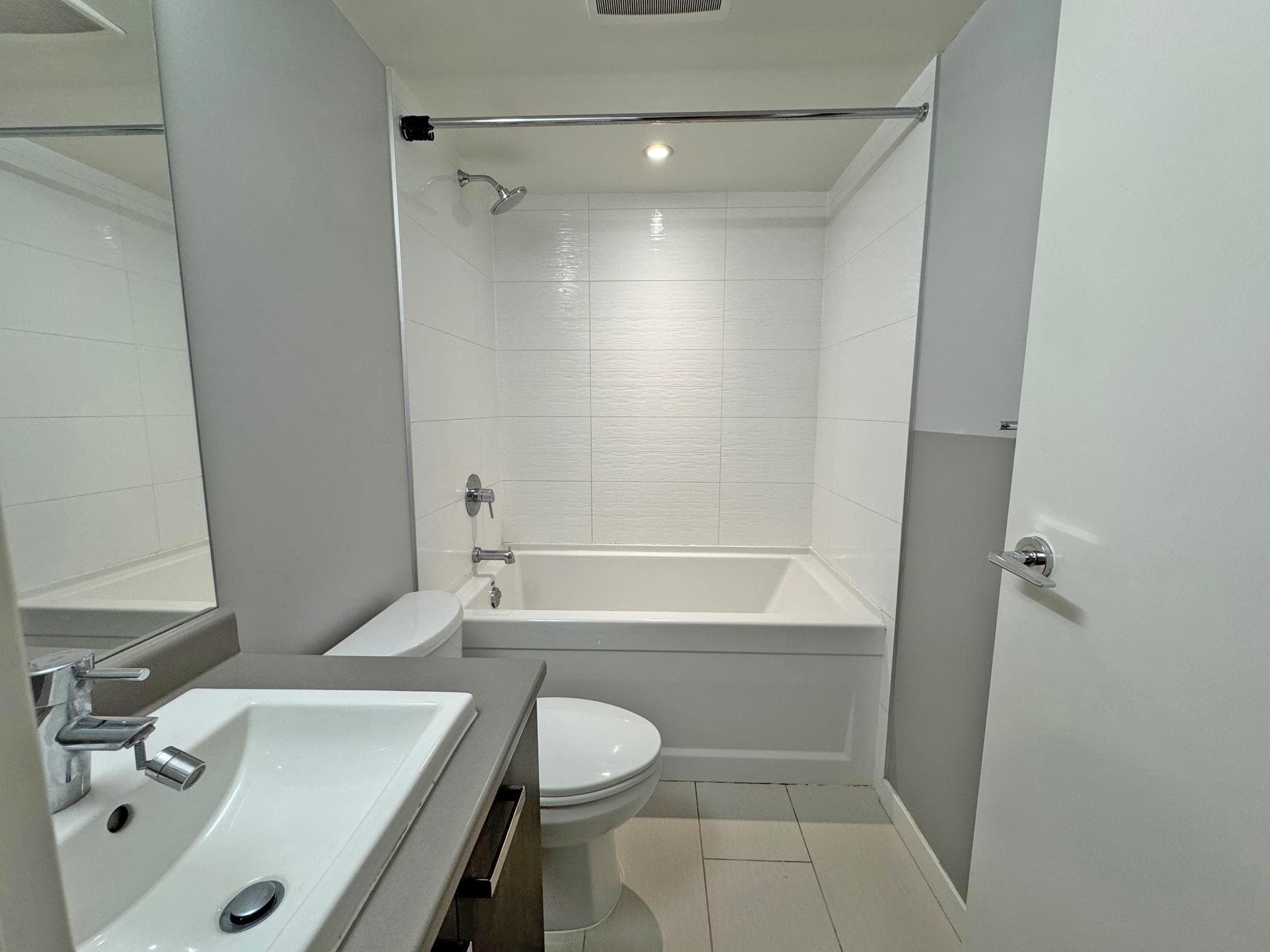 802 - 13325 102a Avenue, Surrey, V3T 0J5 — photo 3