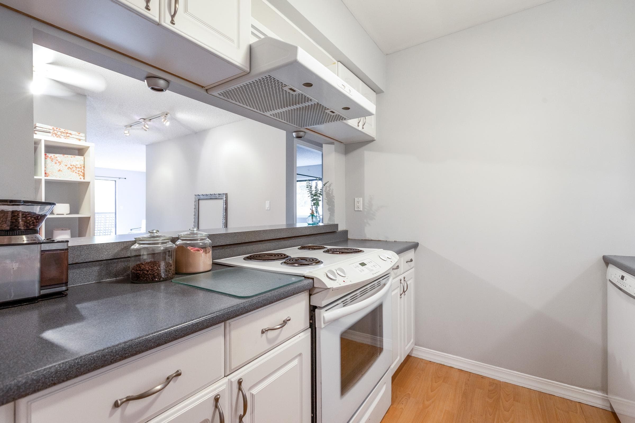 315 - 17661 58a Avenue, Surrey, V3S 1N4 — photo 2